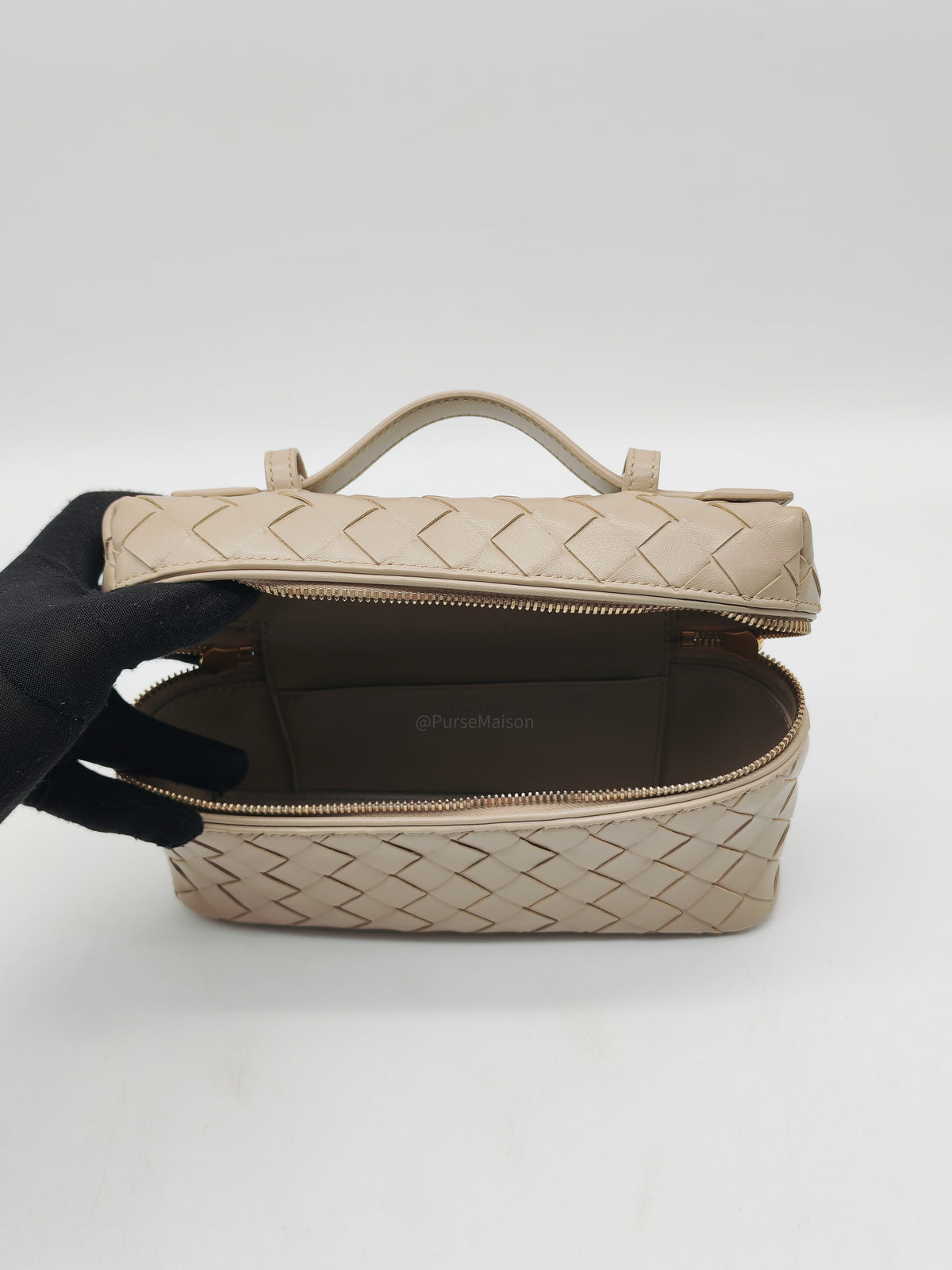 Bottega Veneta Bang Bang Vanity Case Bag in Beige Woven Intrecciato Calfskin Leather and Gold Hardware