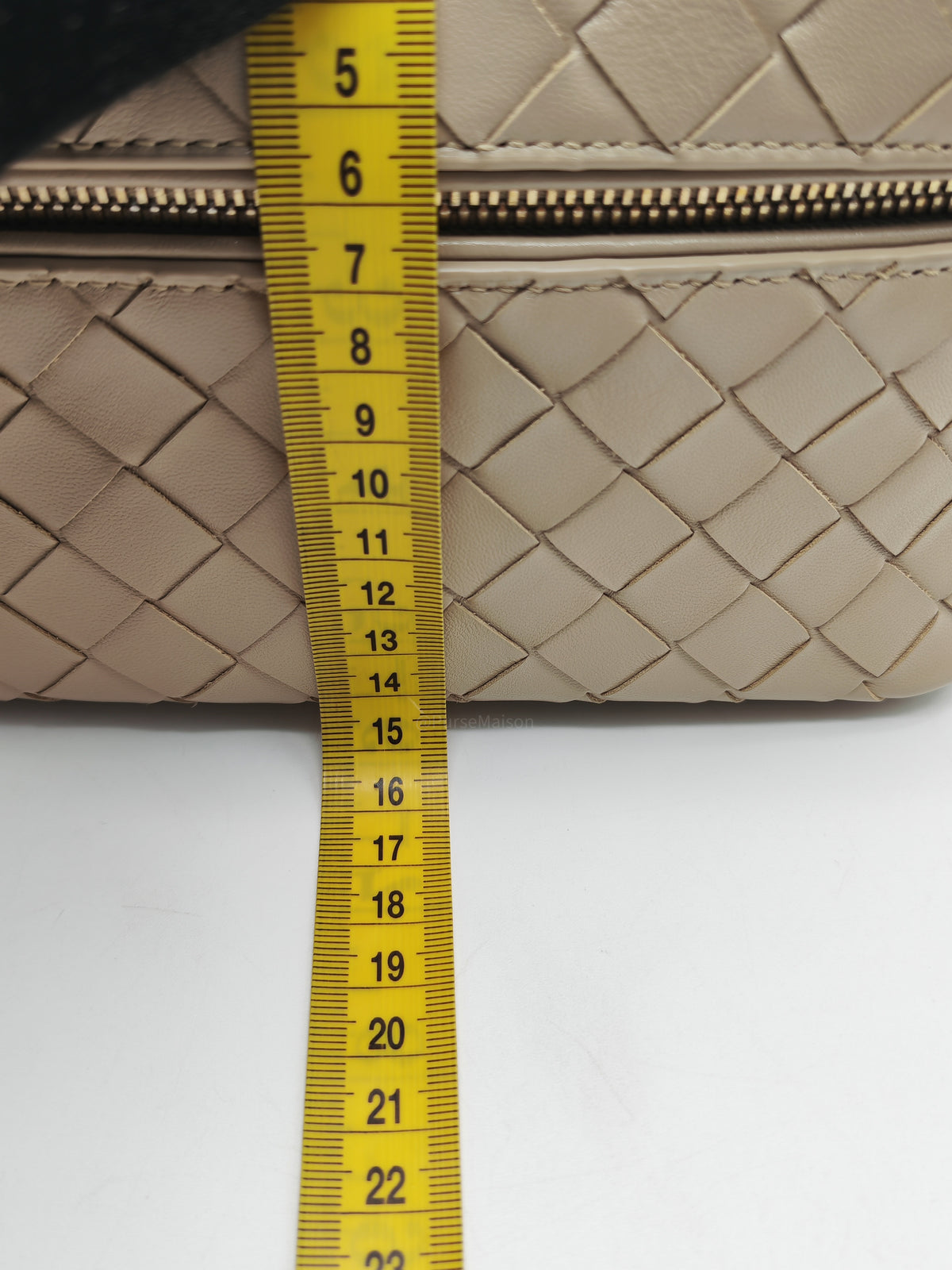 Bottega Veneta Bang Bang Vanity Case Bag in Beige Woven Intrecciato Calfskin Leather and Gold Hardware