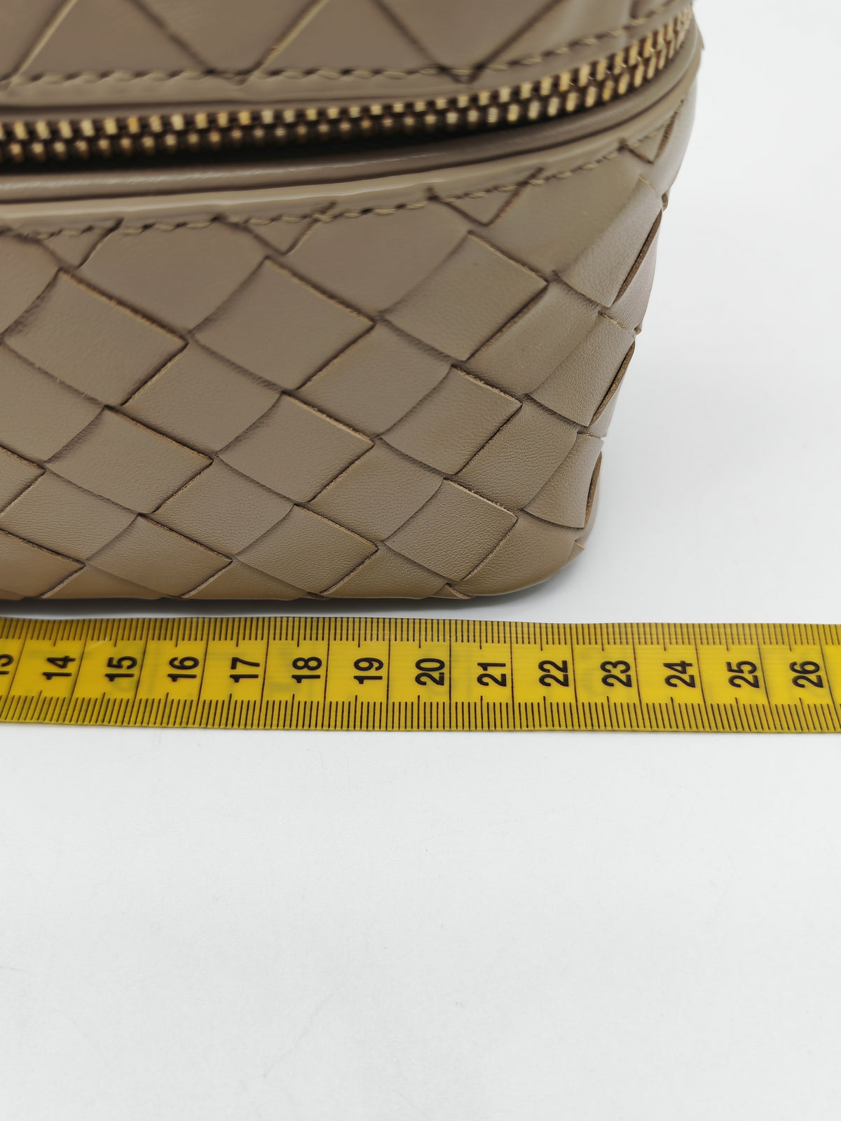 Bottega Veneta Bang Bang Vanity Case Bag in Beige Woven Intrecciato Calfskin Leather and Gold Hardware