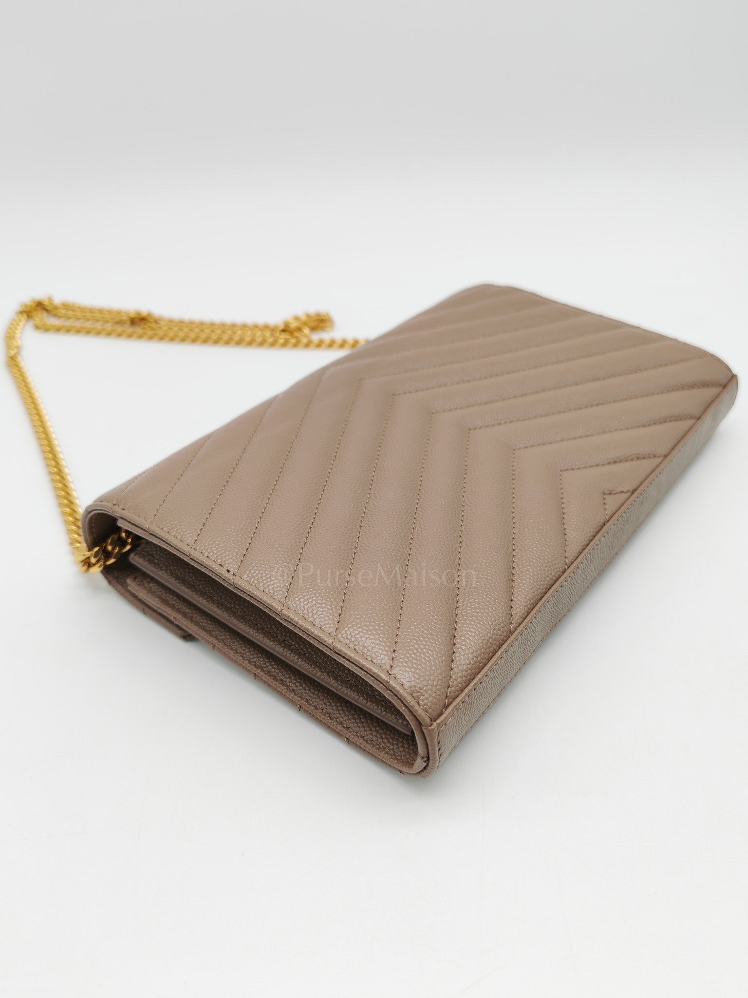 Cassandre Wallet on Chain in Taupe Chevron Quilted Grain De Poudre Calfskin Leather & Gold Hardware