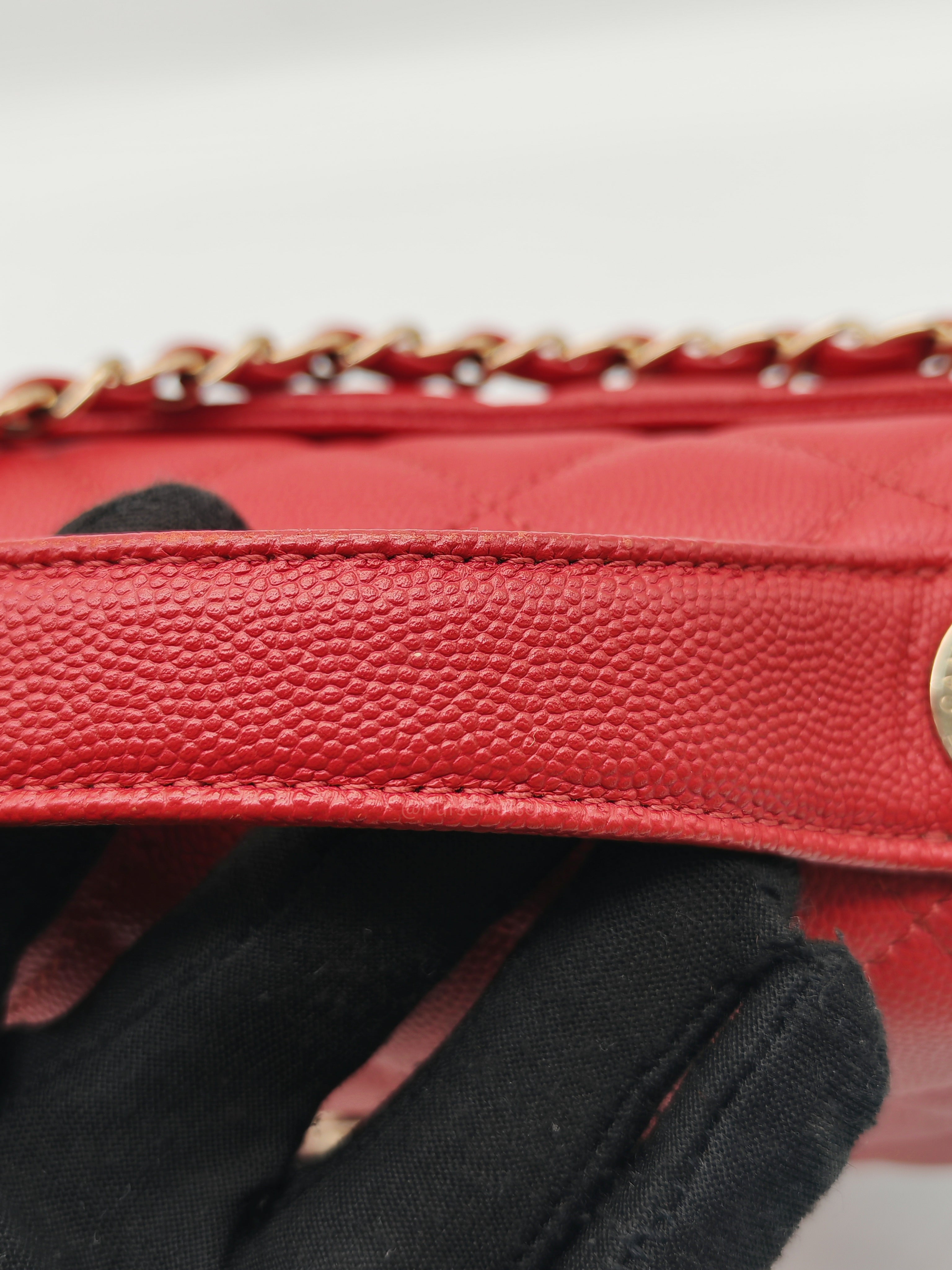 Chanel Business Affinity Flap Bag Medium in Red Caviar Leather and Gold Hardware Series 28