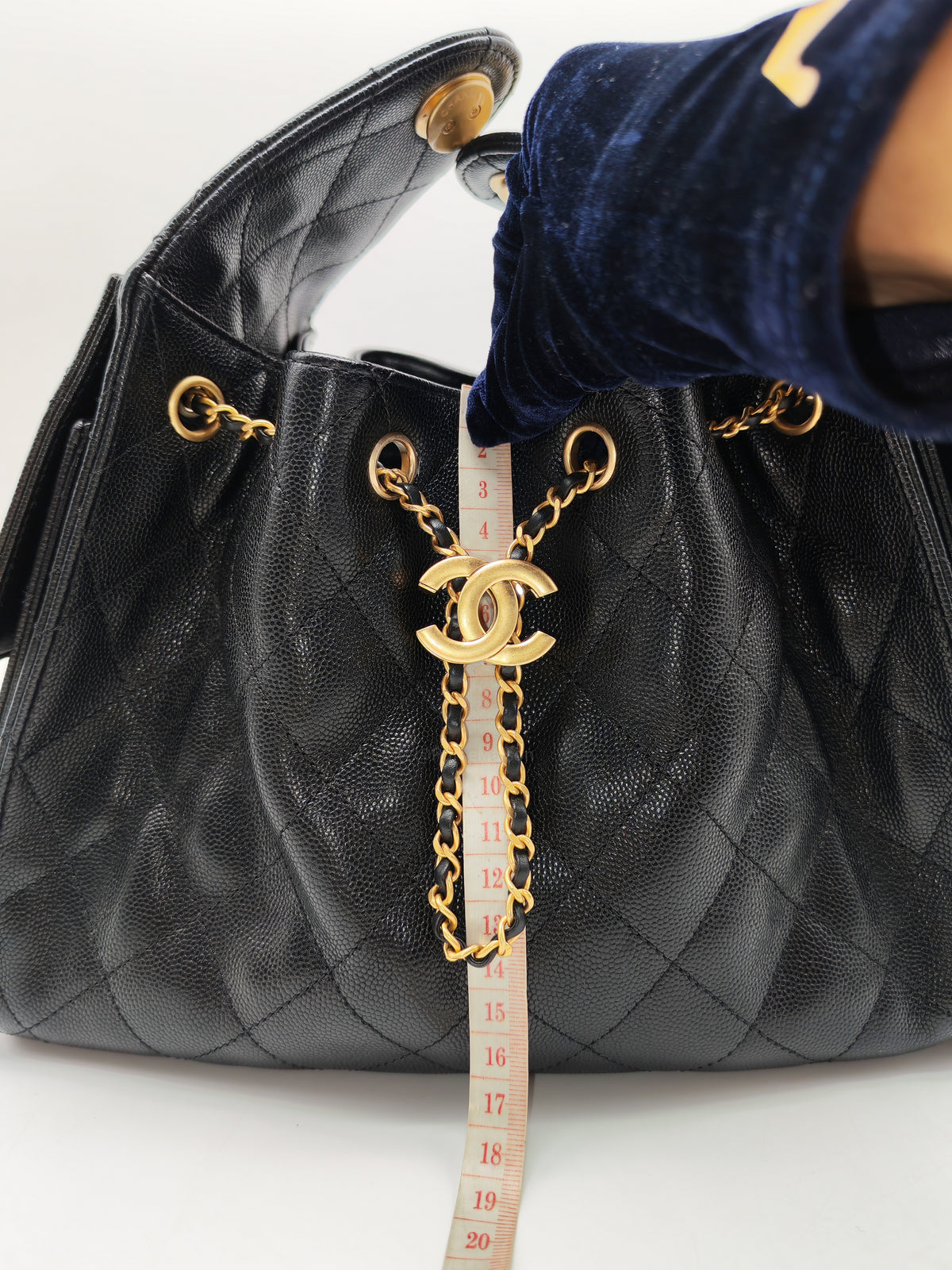 Chanel 25 Hobo Bag Small in Black Caviar Leather Aged Gold Hardware Microchip (A5****40)