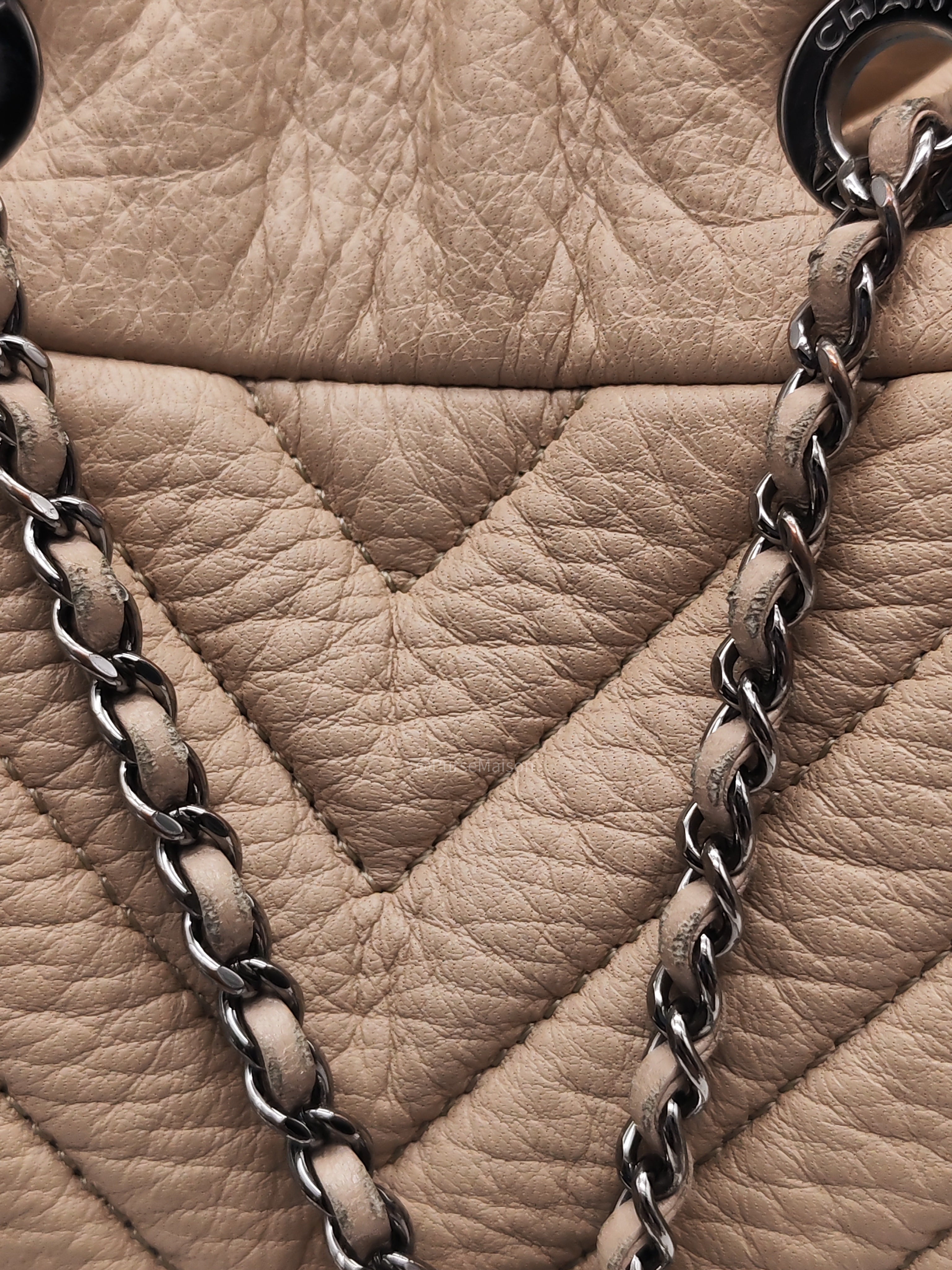 Chanel Chevron Drawstring Bucket Bag in Beige Calfskin Leather and Silver Hardware Series 23