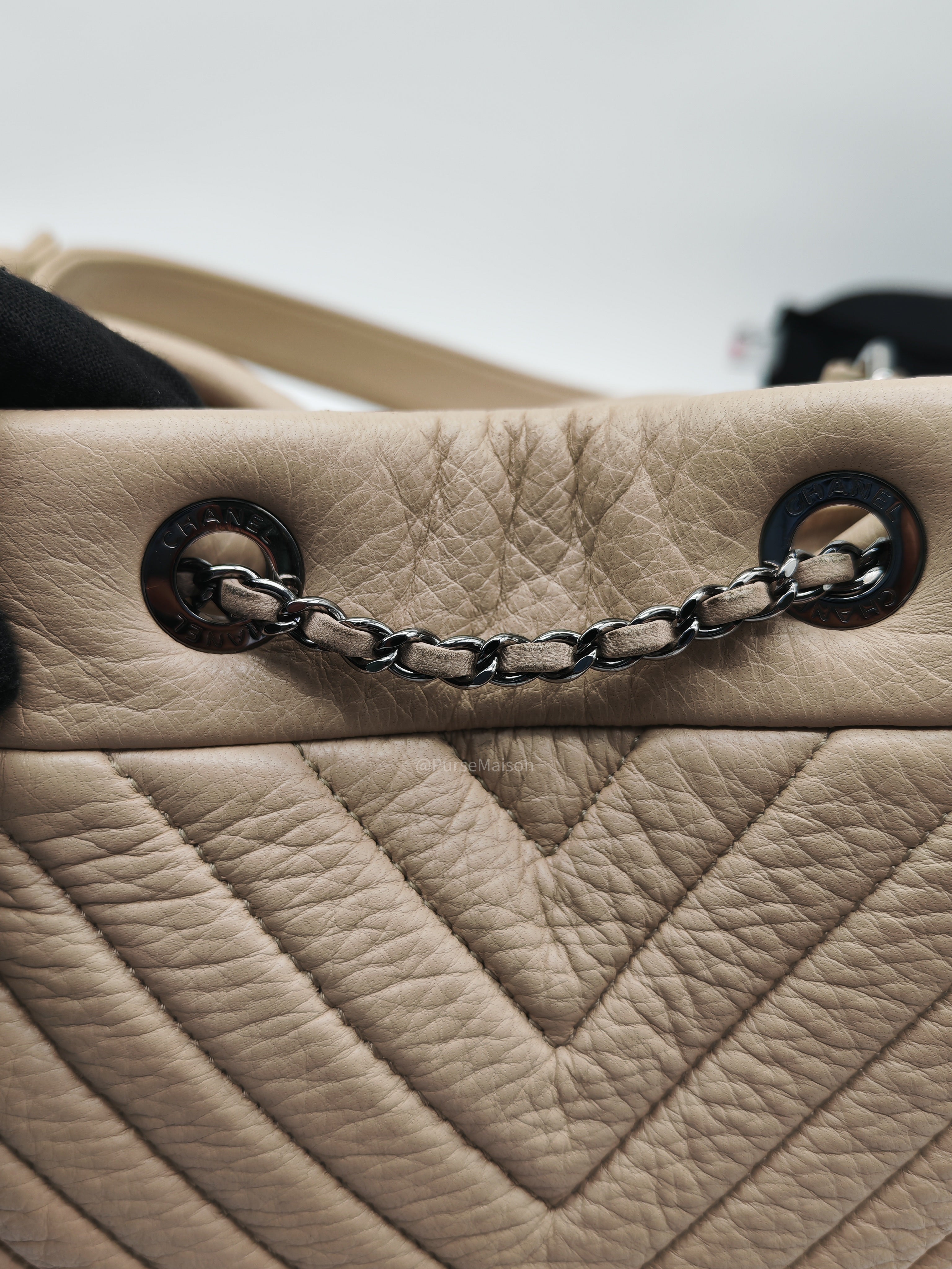 Chanel Chevron Drawstring Bucket Bag in Beige Calfskin Leather and Silver Hardware Series 23