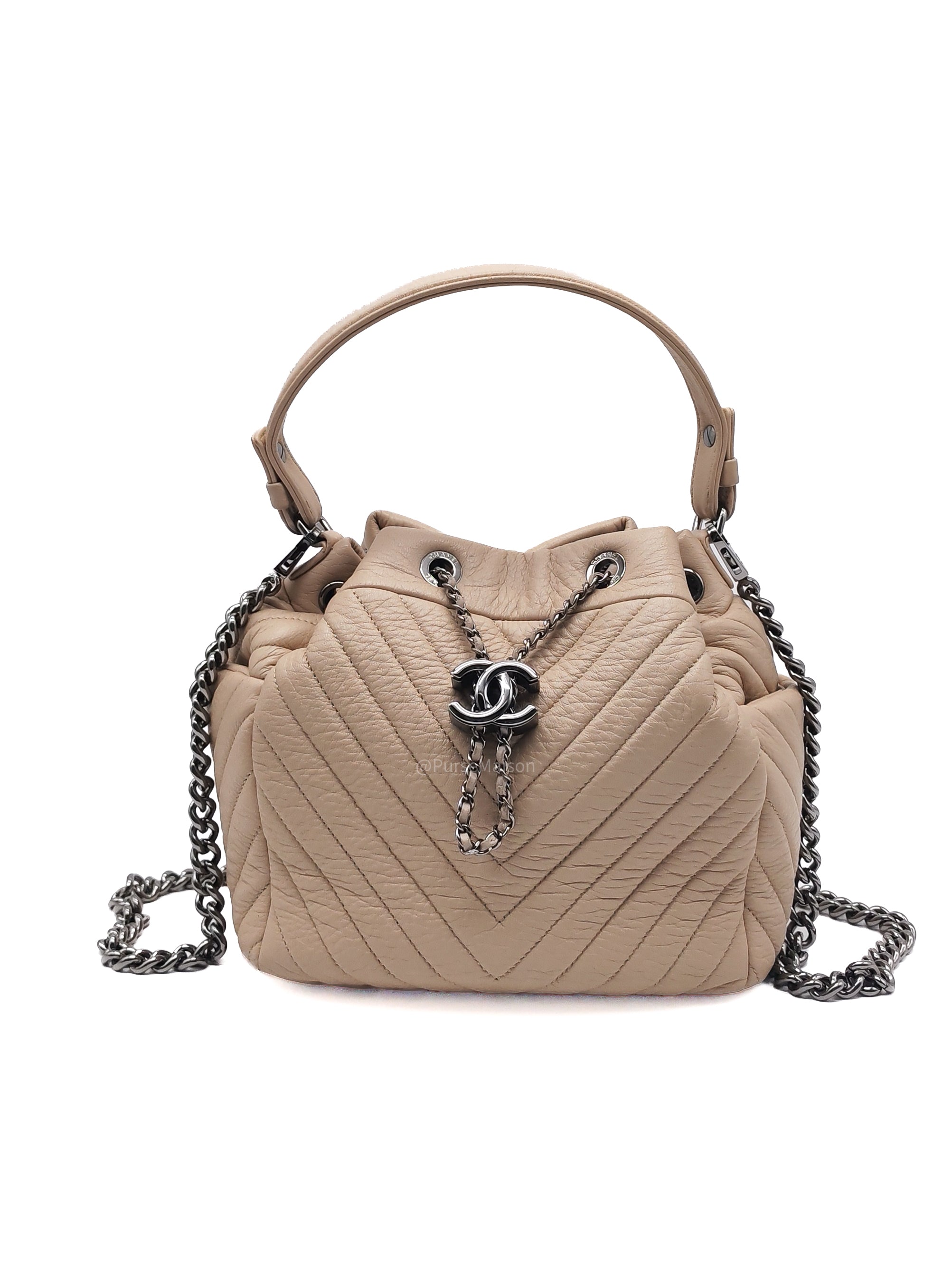 Chanel Chevron Drawstring Bucket Bag in Beige Calfskin Leather and Silver Hardware Series 23