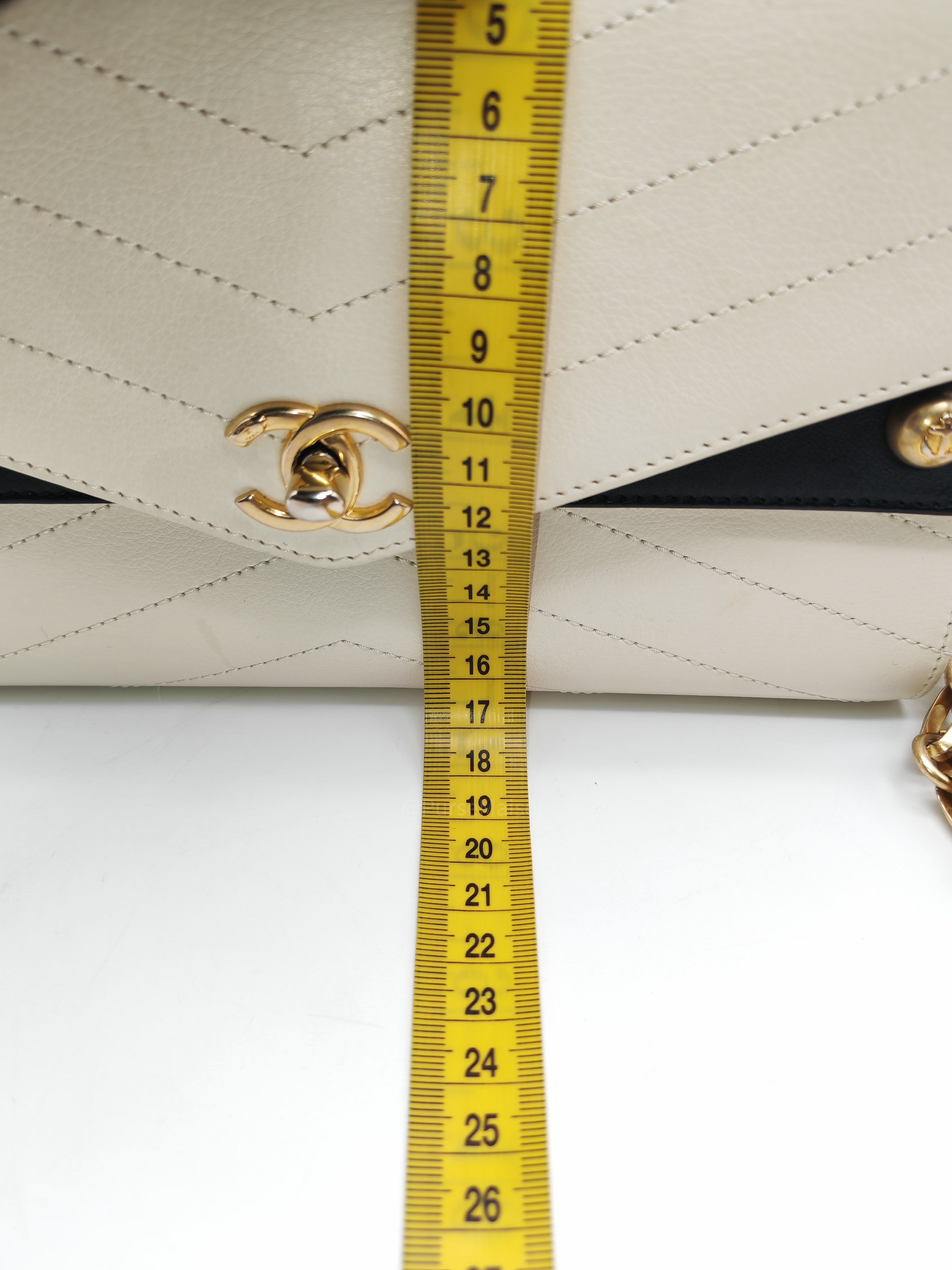 Chanel Envelope Flap Bag in White Chevron Calfskin Leather and Gold Hardware Series 27