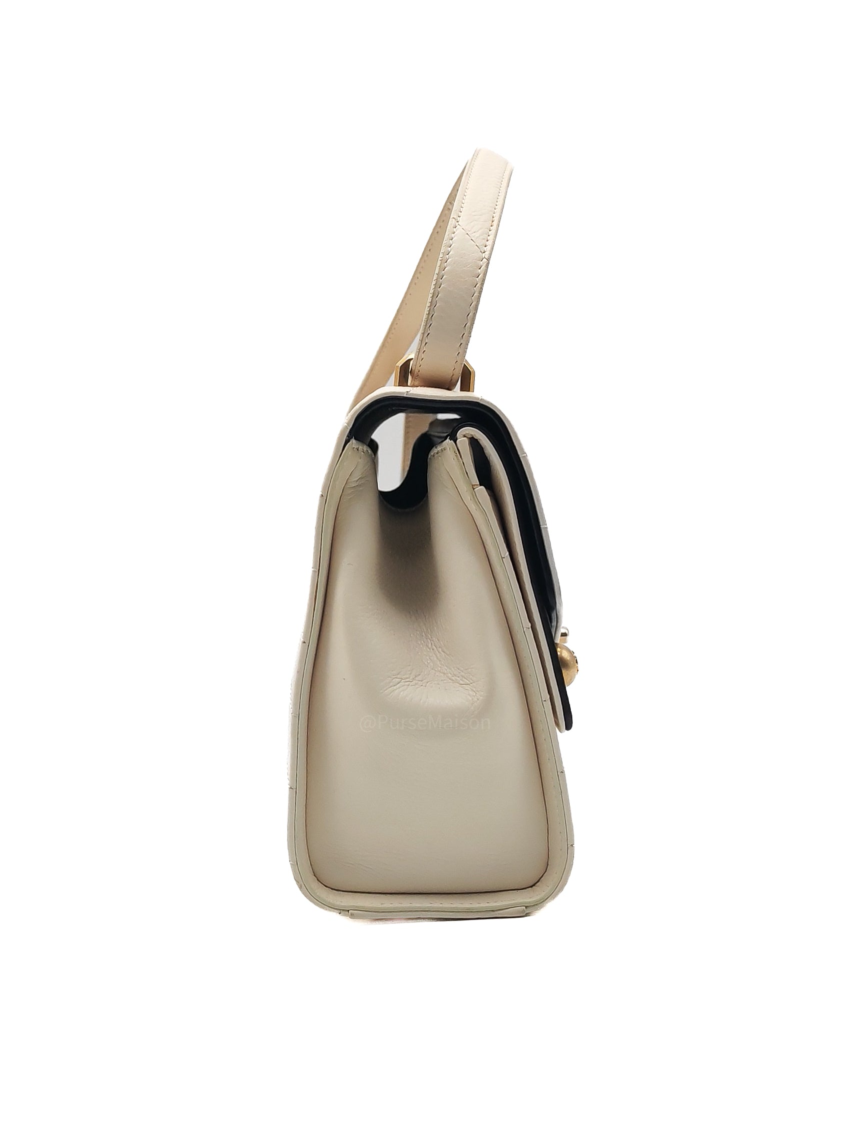 Chanel Envelope Flap Bag in White Chevron Calfskin Leather and Gold Hardware Series 27