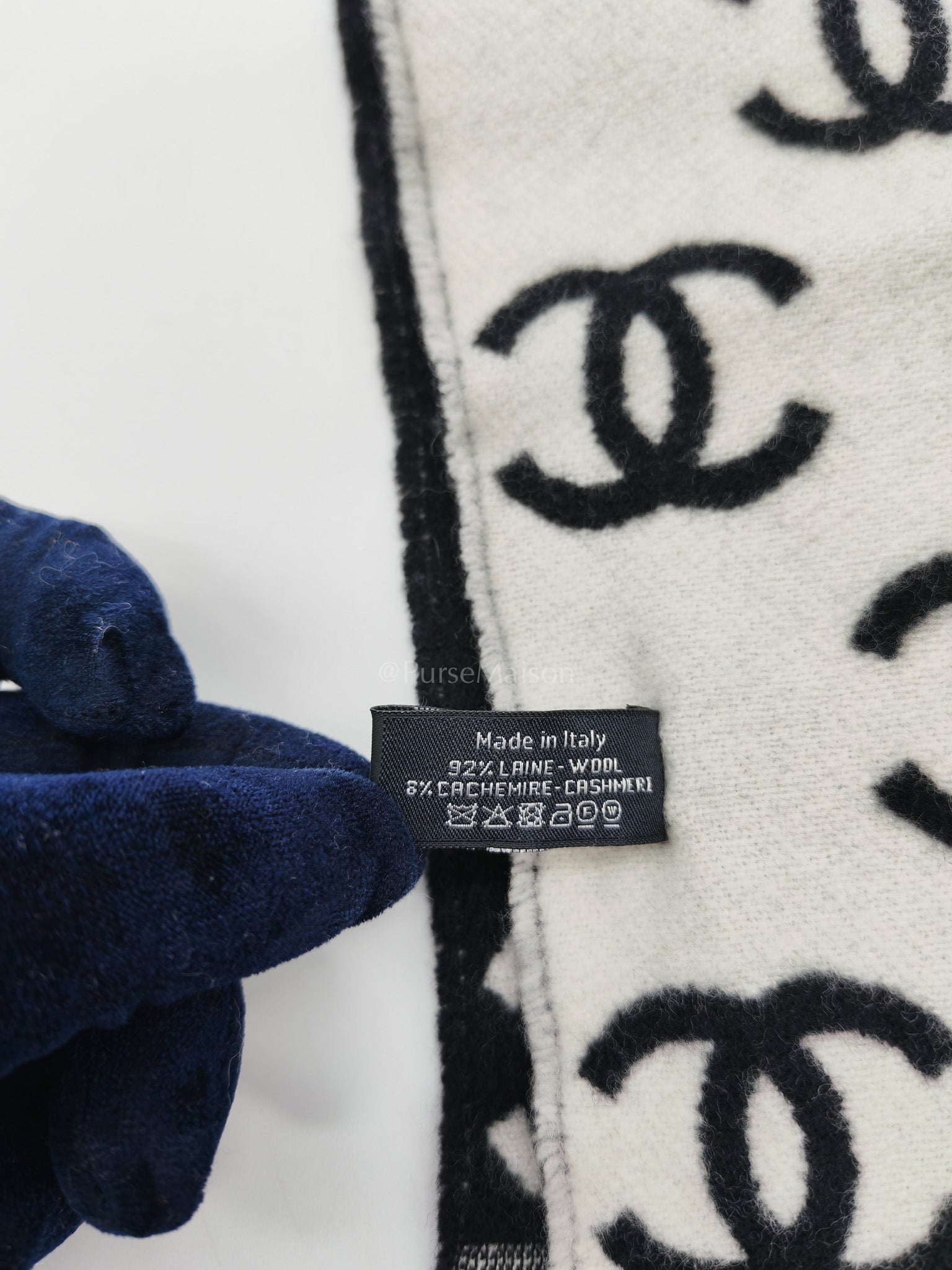 CC Logo Wool Cashmere Scarf Reversible in Black and White