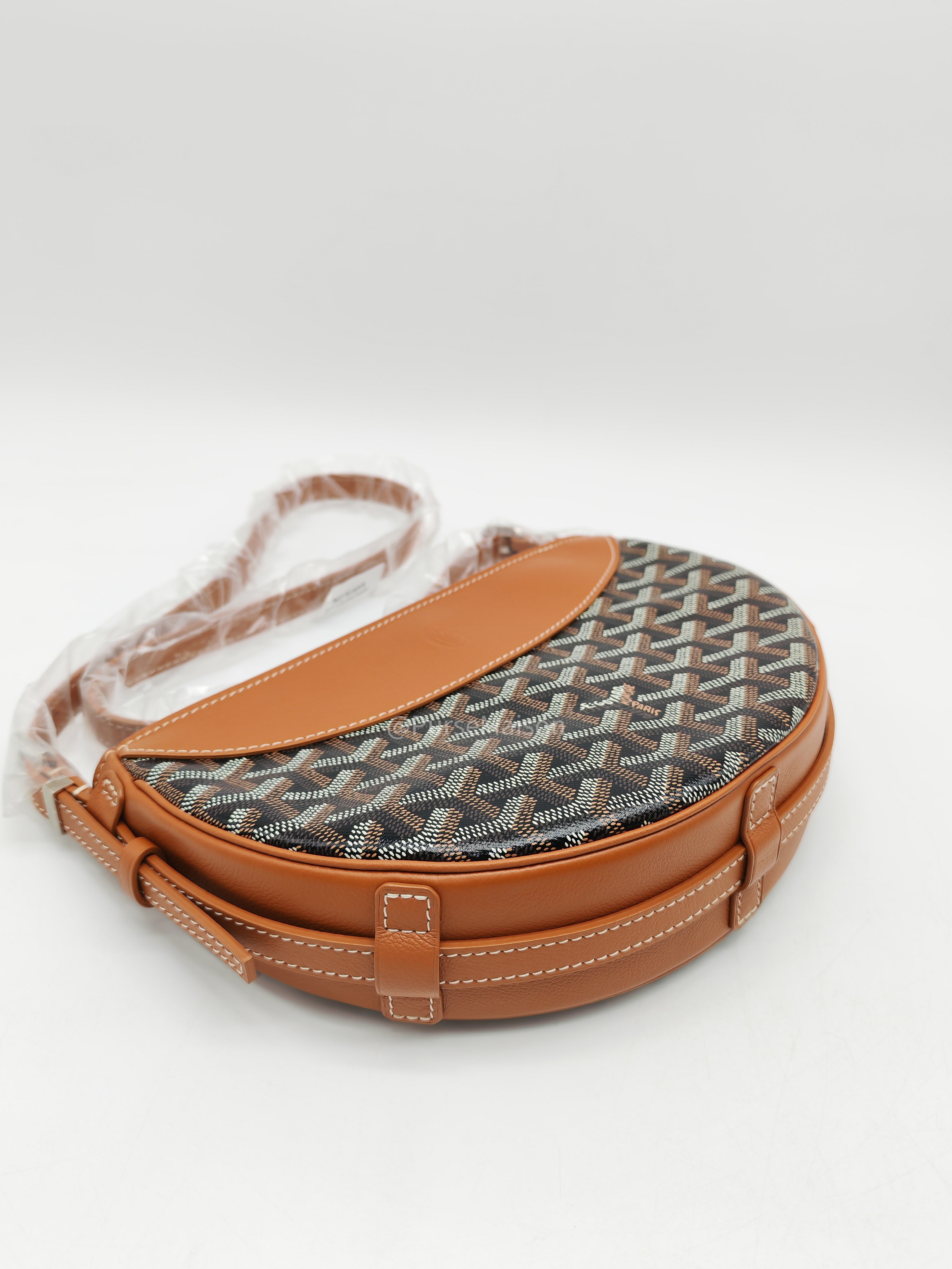 Goyard Hirondelle in Tan Goyardine Canvas Shoulder Bag