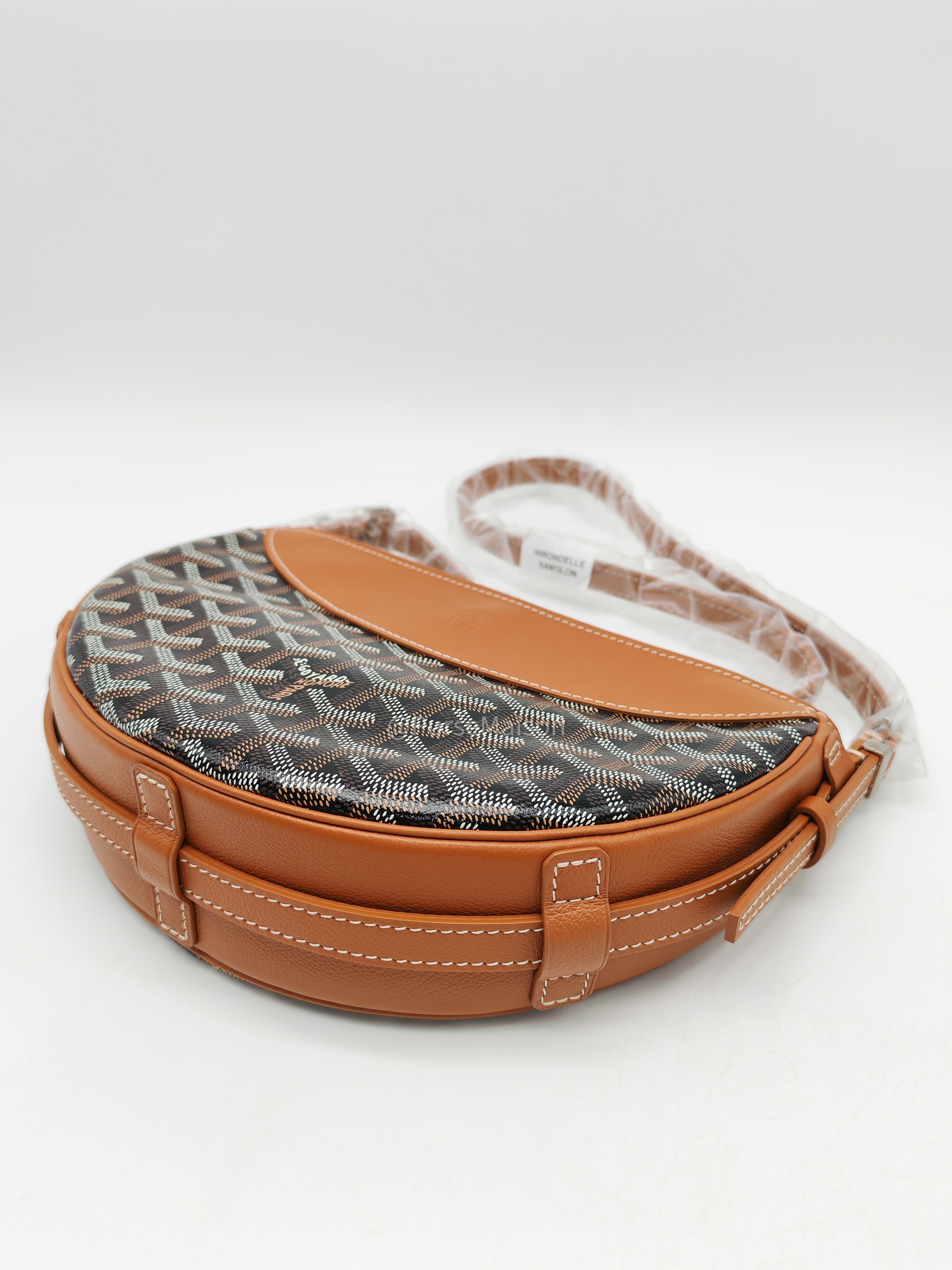 Goyard Hirondelle in Tan Goyardine Canvas Shoulder Bag