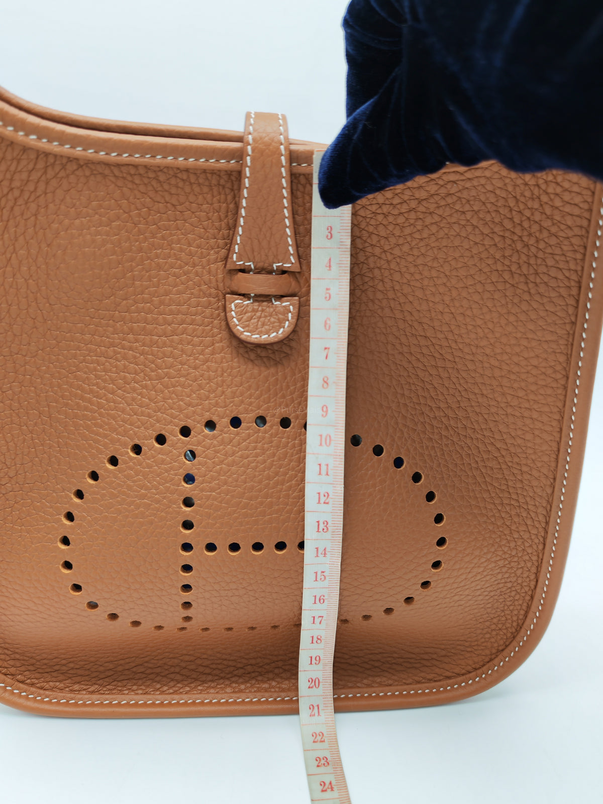 Hermes Evelyne 23 in Gold Taurillon Clemence Leather Gold Hardware Stamp G(2026)