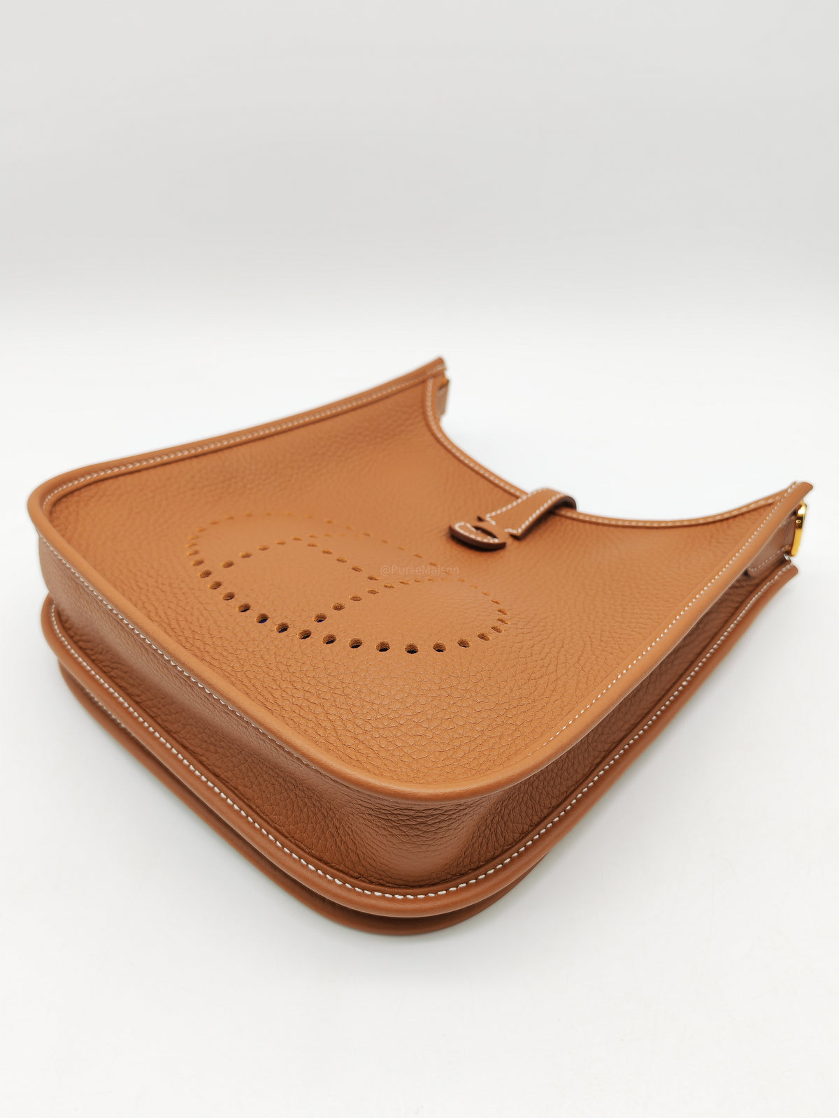 Hermes Evelyne 23 in Gold Taurillon Clemence Leather Gold Hardware Stamp G(2026)