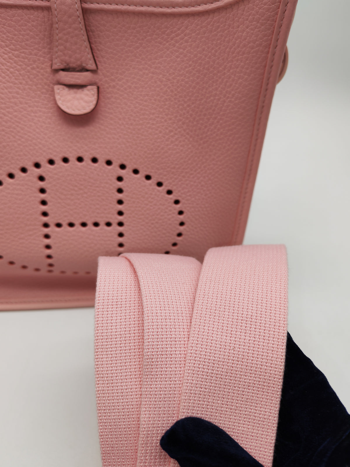 Hermes Evelyne Poche III 23 in Sakura Pink Clemence Leather Palladium Hardware Stamp K (2025)