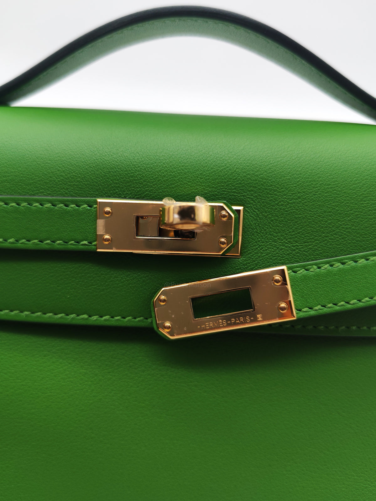 Hermes Kelly Pochette in Vert Yucca Swift Leather Gold Hardware Stamp B (2023)