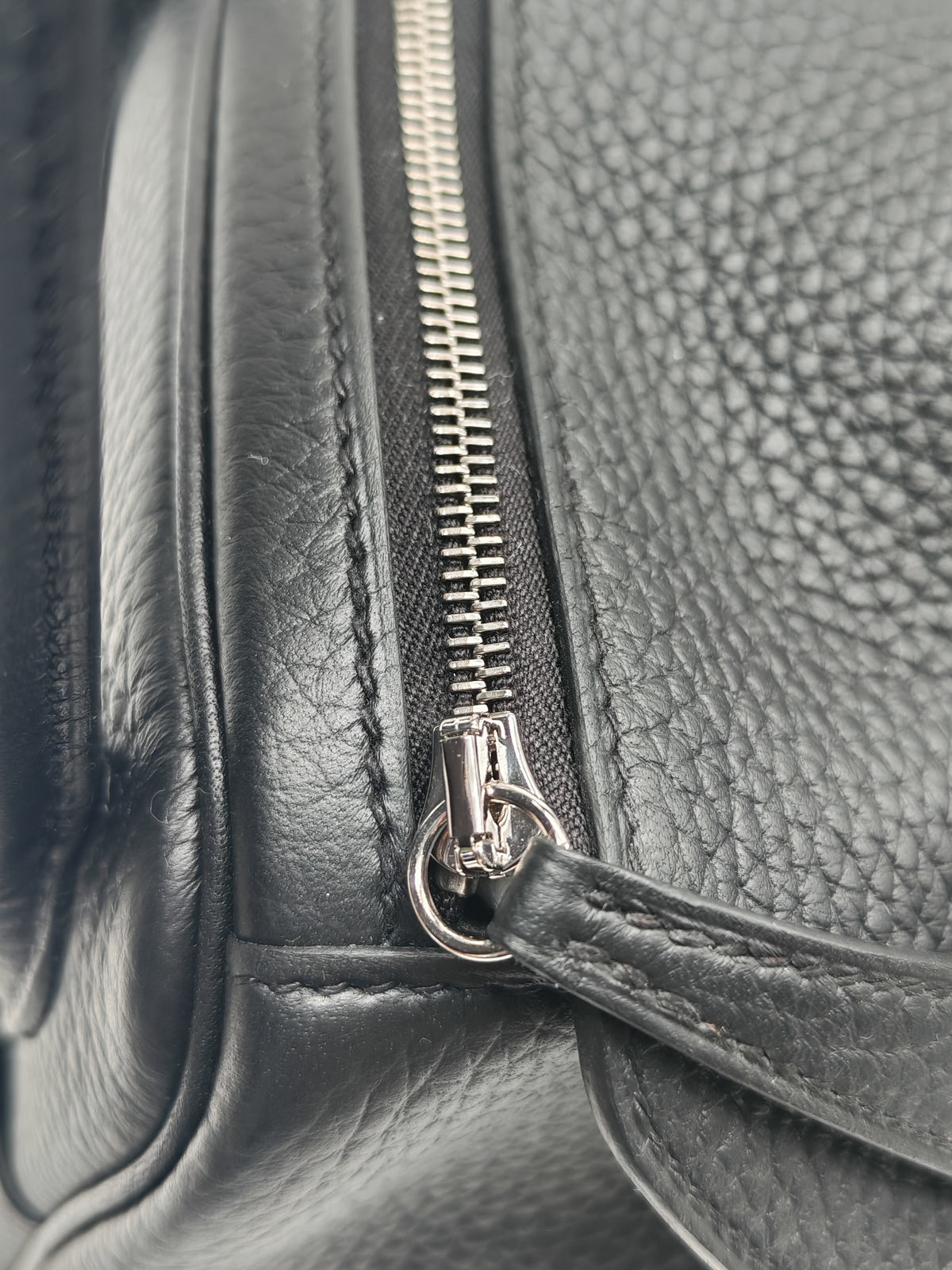 Hermes Lindy 26 in Noir Clemence Leather Palladium Hardware Stamp G (2026)