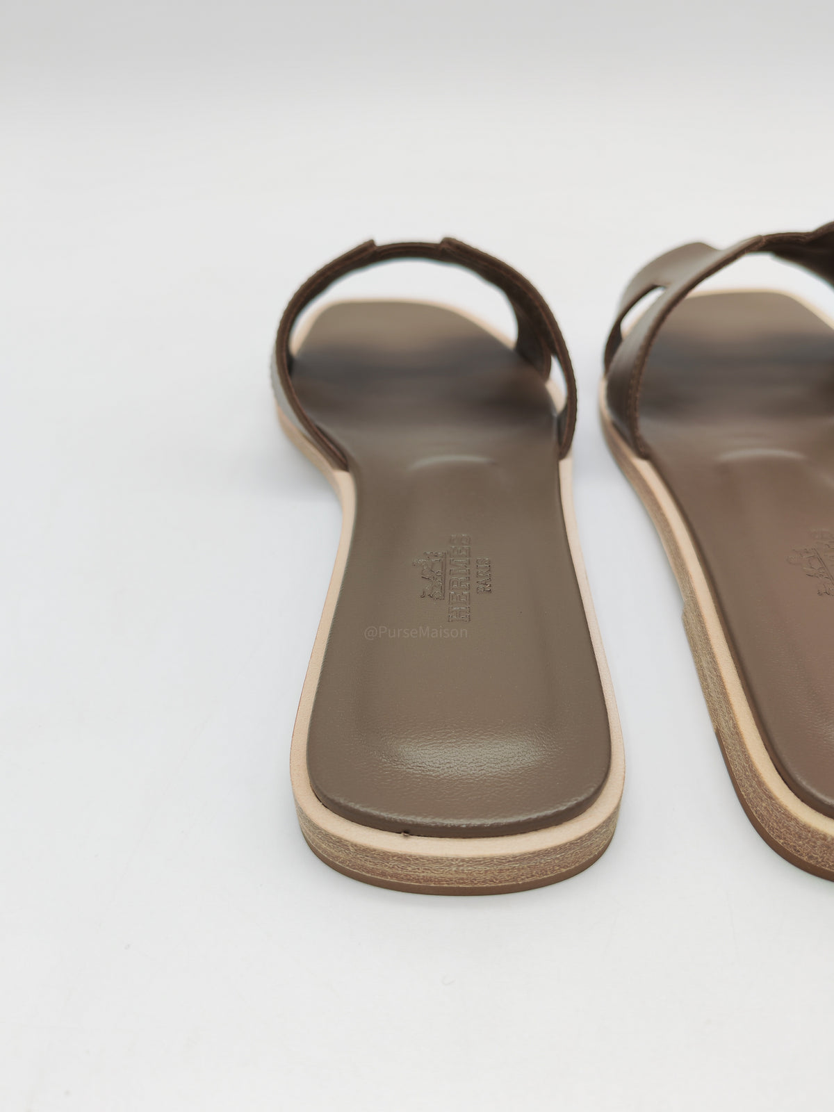 Hermes Oran Sandals in Etoupe Calfskin Leather Size 37 EU(23.5cm)