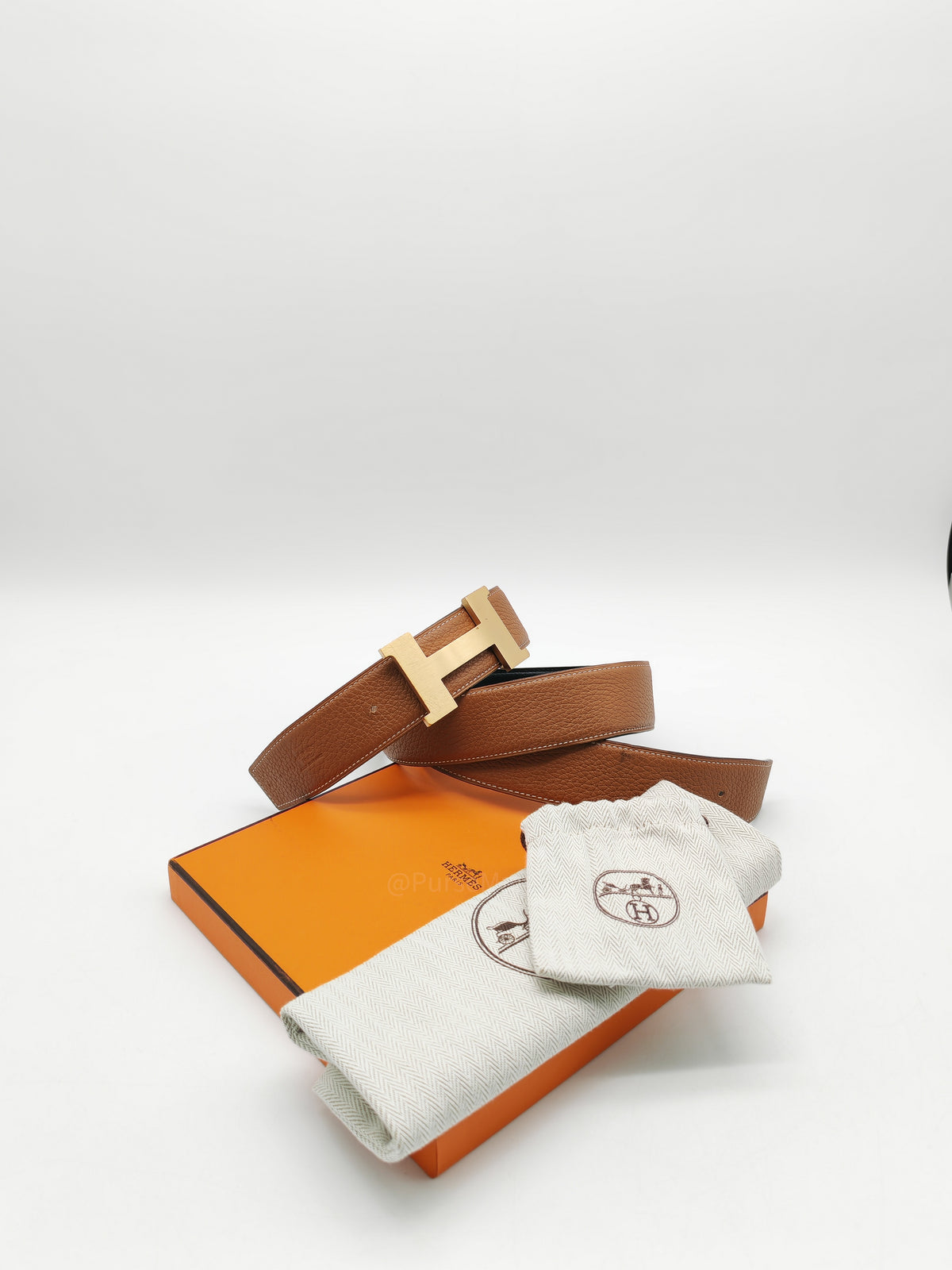 Hermes Reversible Leather Belt in Gold Clemence Leather with Brushed Gold Buckle 90 cm Stamp U (2022)