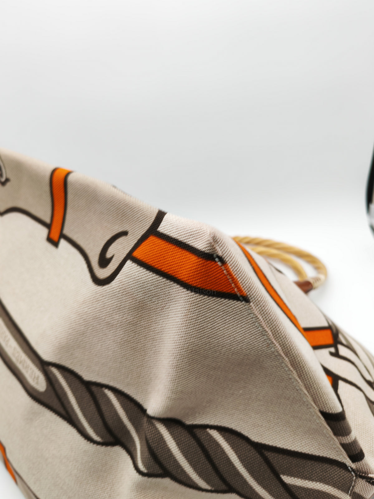 Hermès 31 Ecru Fauves Handbag Tote Bag in Light Beige Multicolor Toile H Canvas Stamp Square O (2011))