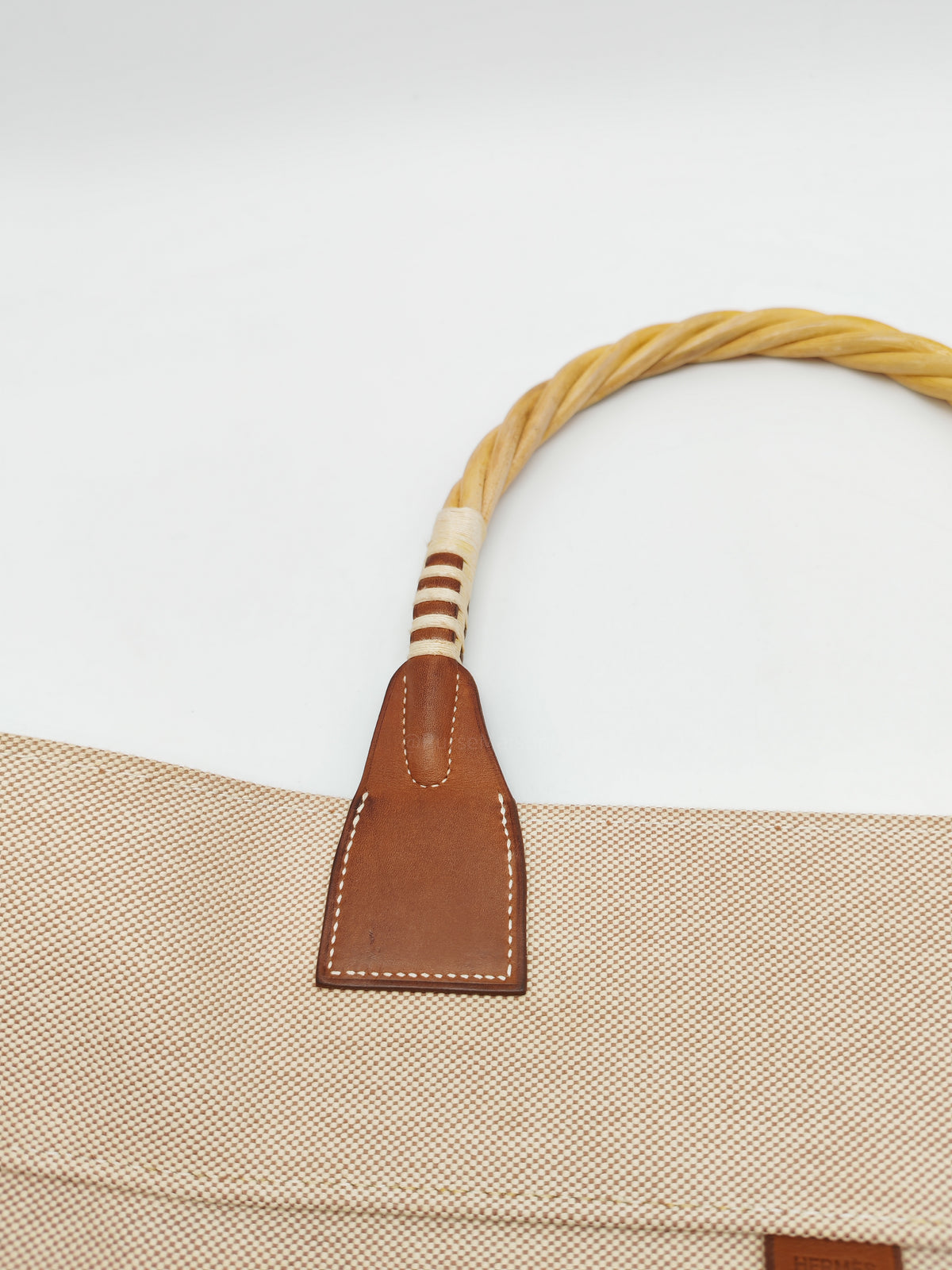 Hermès 31 Ecru Fauves Handbag Tote Bag in Light Beige Multicolor Toile H Canvas Stamp Square O (2011))
