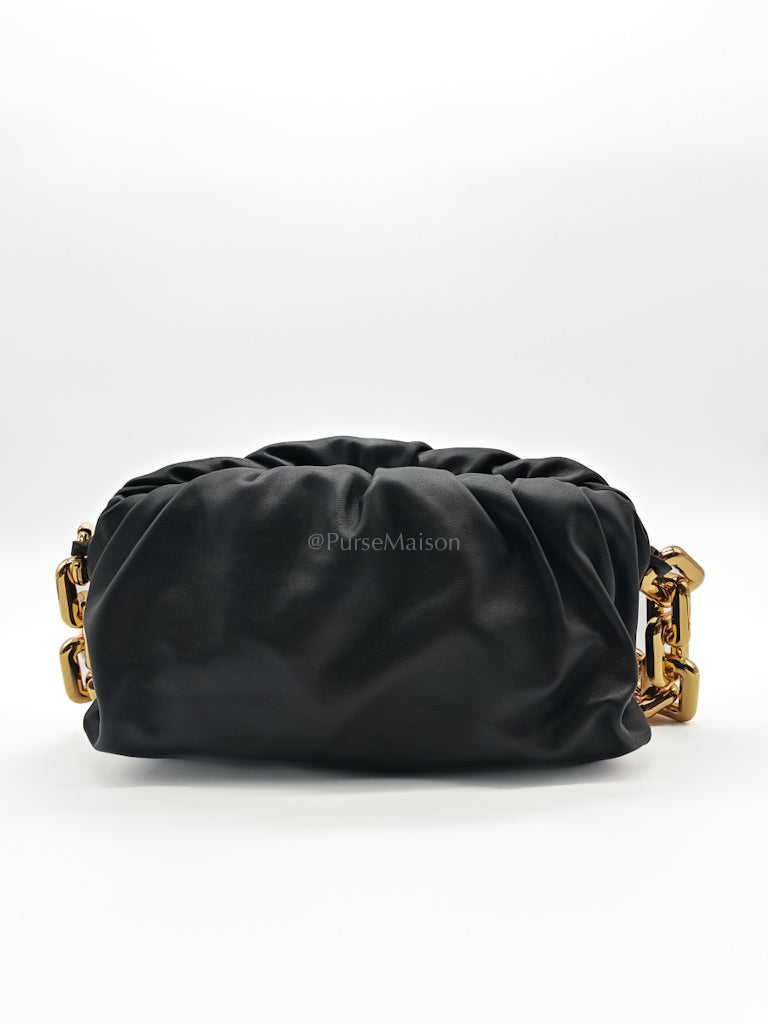 The Chain Pouch in Black Clafskin Leather Shoulder Bag