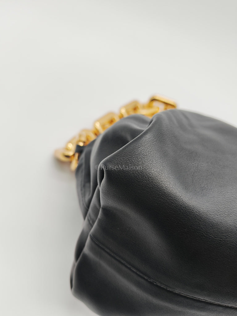 The Chain Pouch in Black Clafskin Leather Shoulder Bag