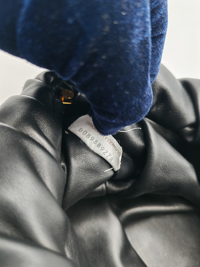 The Chain Pouch in Black Clafskin Leather Shoulder Bag