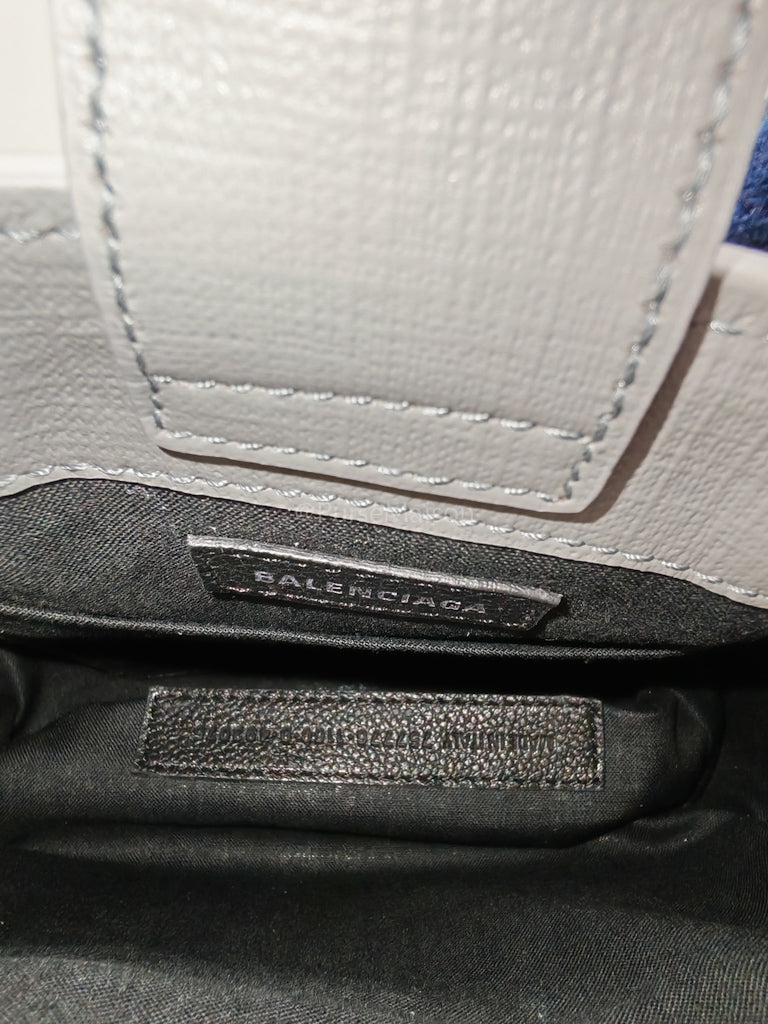 Shopping Phone Holder Bag Medium in Gray