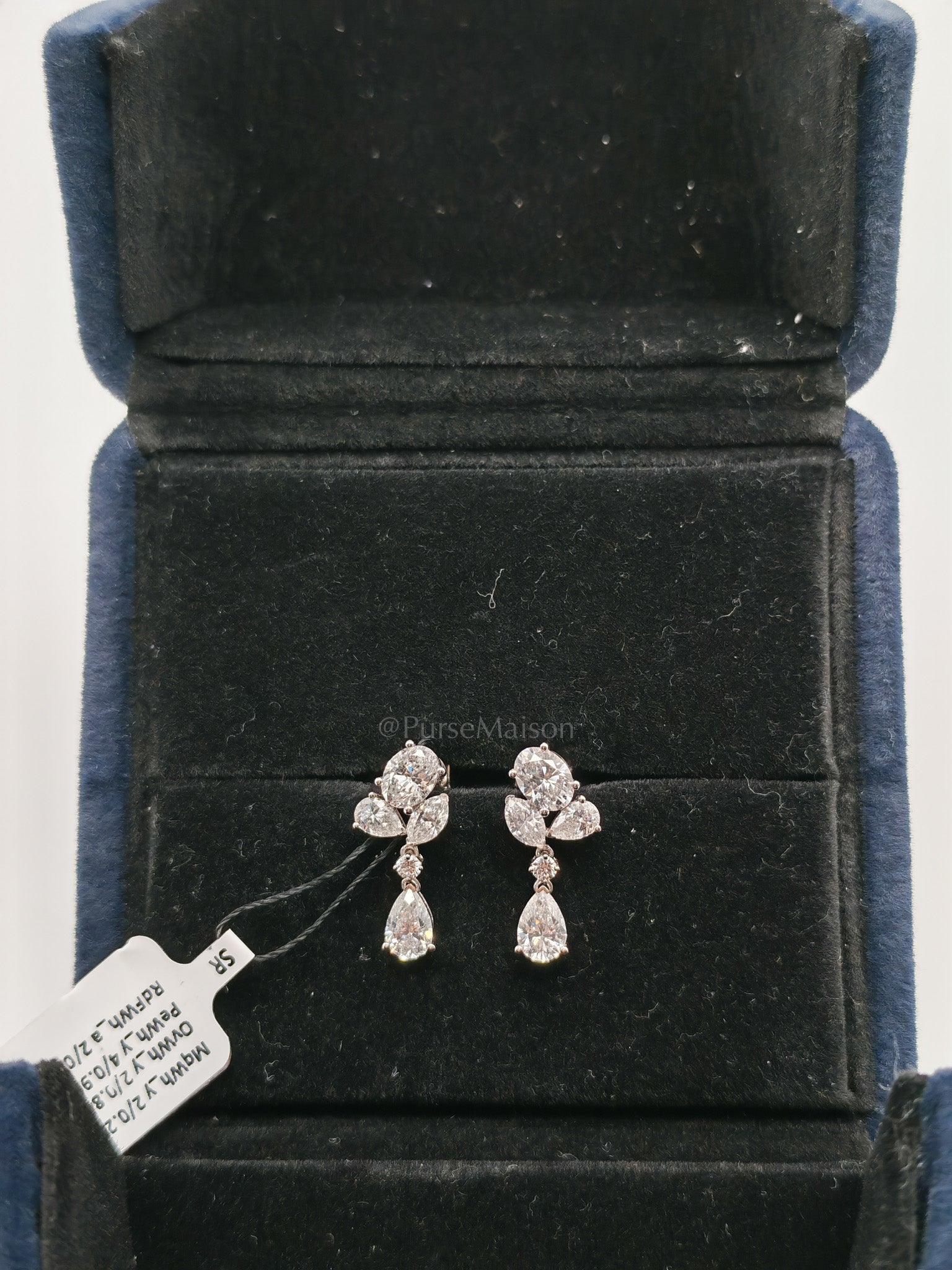 18K 2.33gms 2.16cts VS1 to VVS1 (Clarity) E to H (Color) Natural Diamond White Gold Earrings