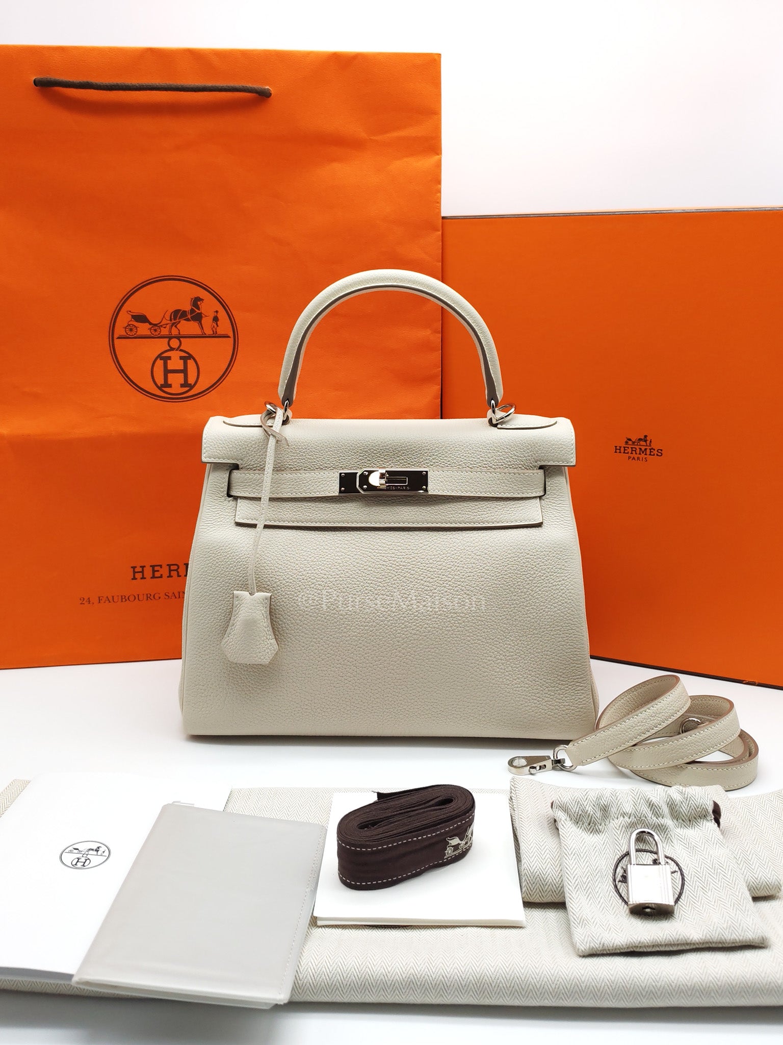 Kelly 28 Retourne in Craie Togo Leather and Palladium Hardware Stamp K (2025)