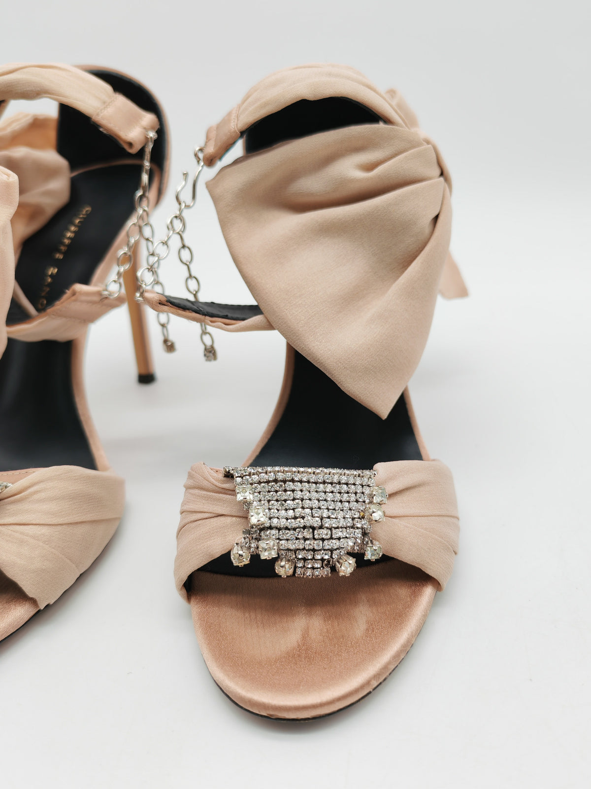 Guiseppe Zanotti Blush ETOILE Bow Crystal Sandals Heels Size 35 EU (22cm)