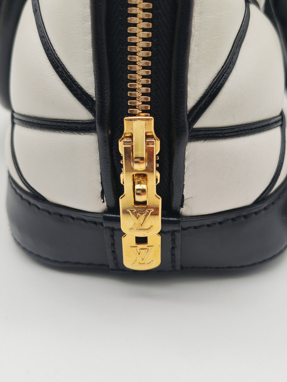 Louis Vuitton Alma BB in Malletage White and Black Lambskin Leather Gold Hardware Microchip