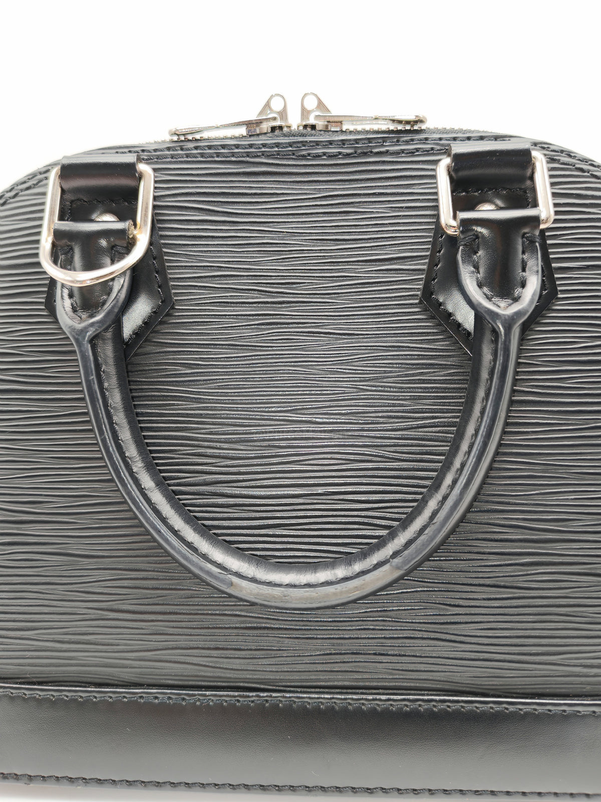 Louis Vuitton Alma BB in Black Epi Leather Silver Hardware (Date Code: AA1139)