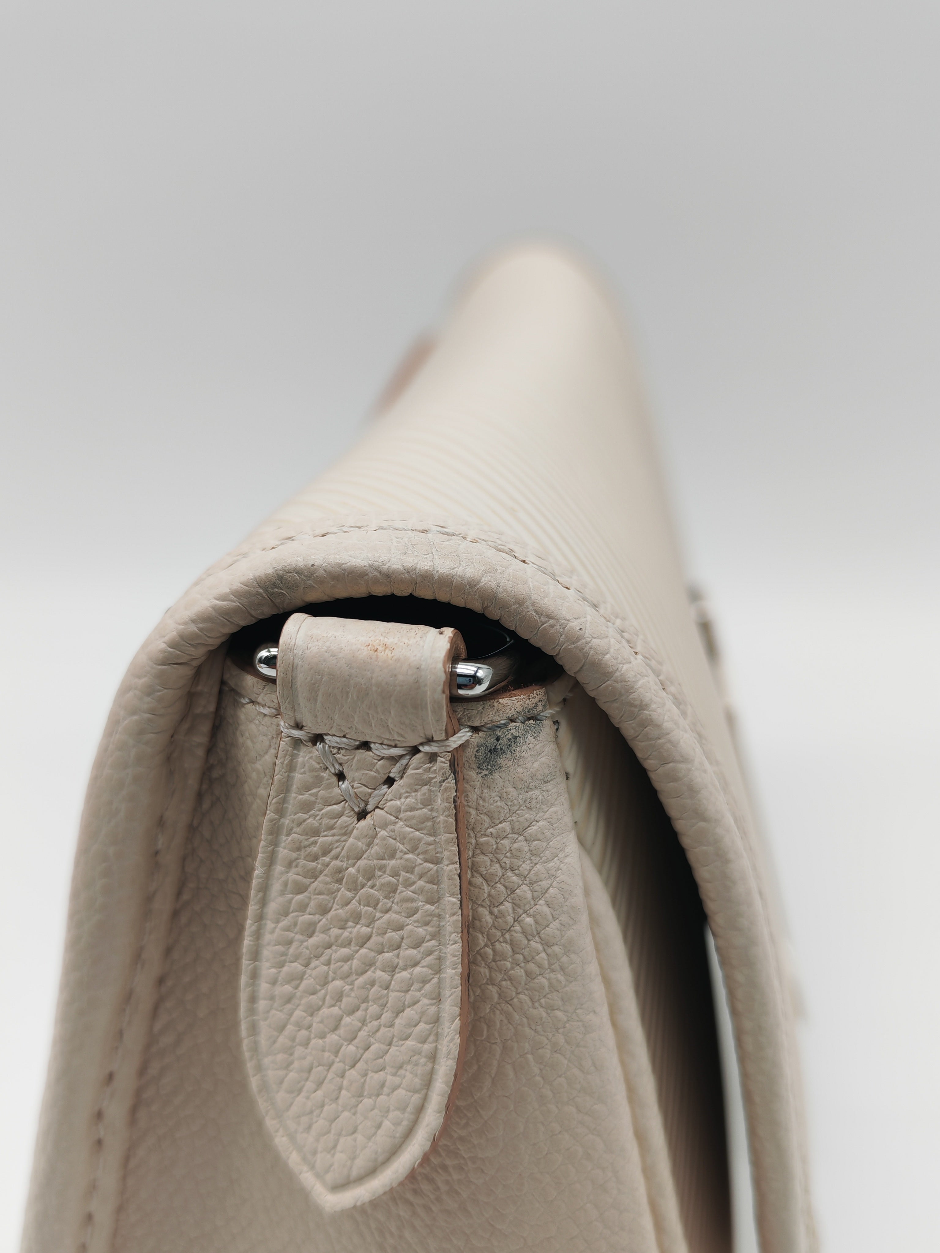 Louis Vuitton Buci Crossbody Bag in Off-White Beige Epi Leather and Silver Hardware Microchip
