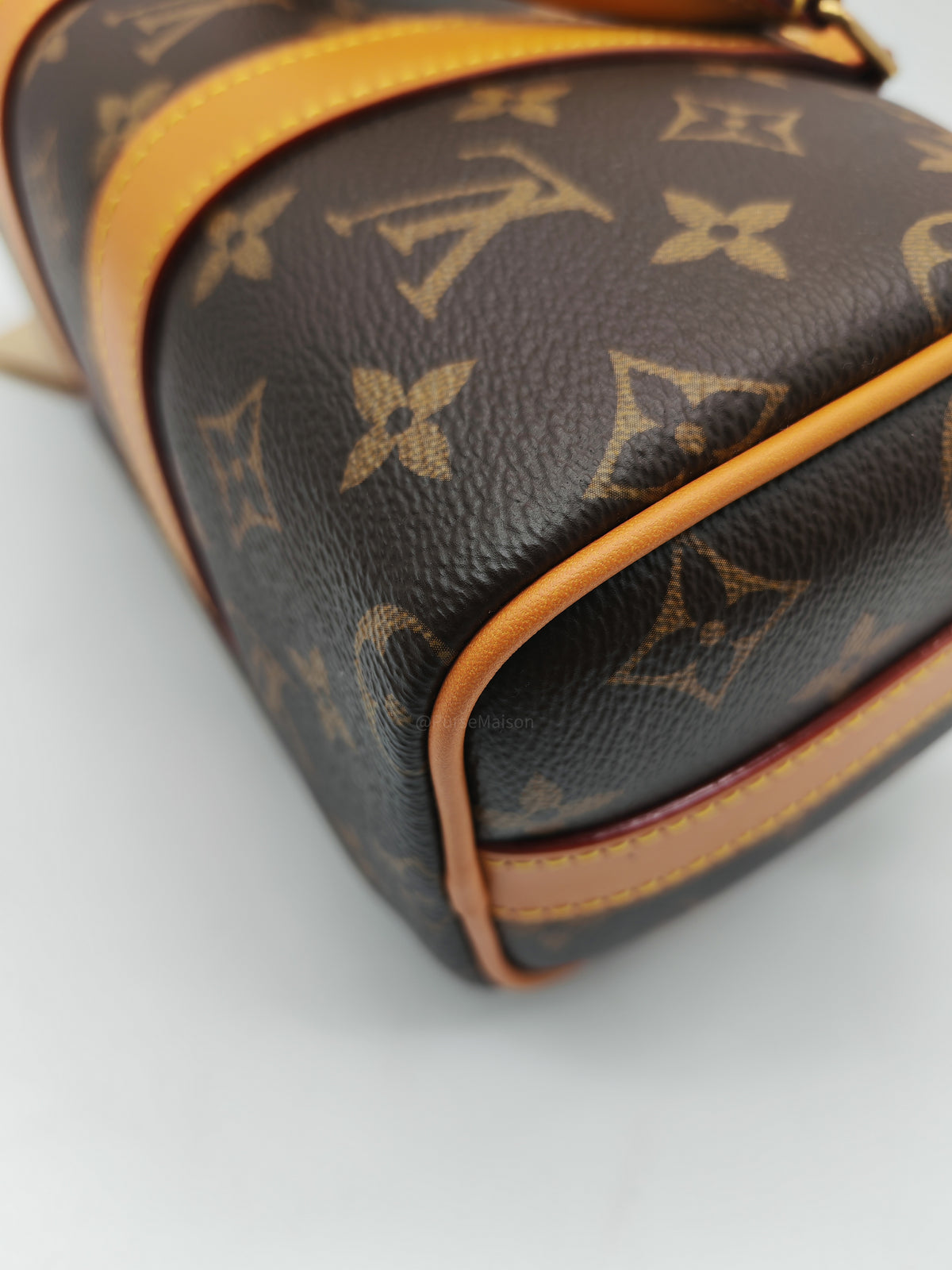 Louis Vuitton Keepall Bandouliere 25 in Monogram Canvas Top Handle Bag (Microchip)