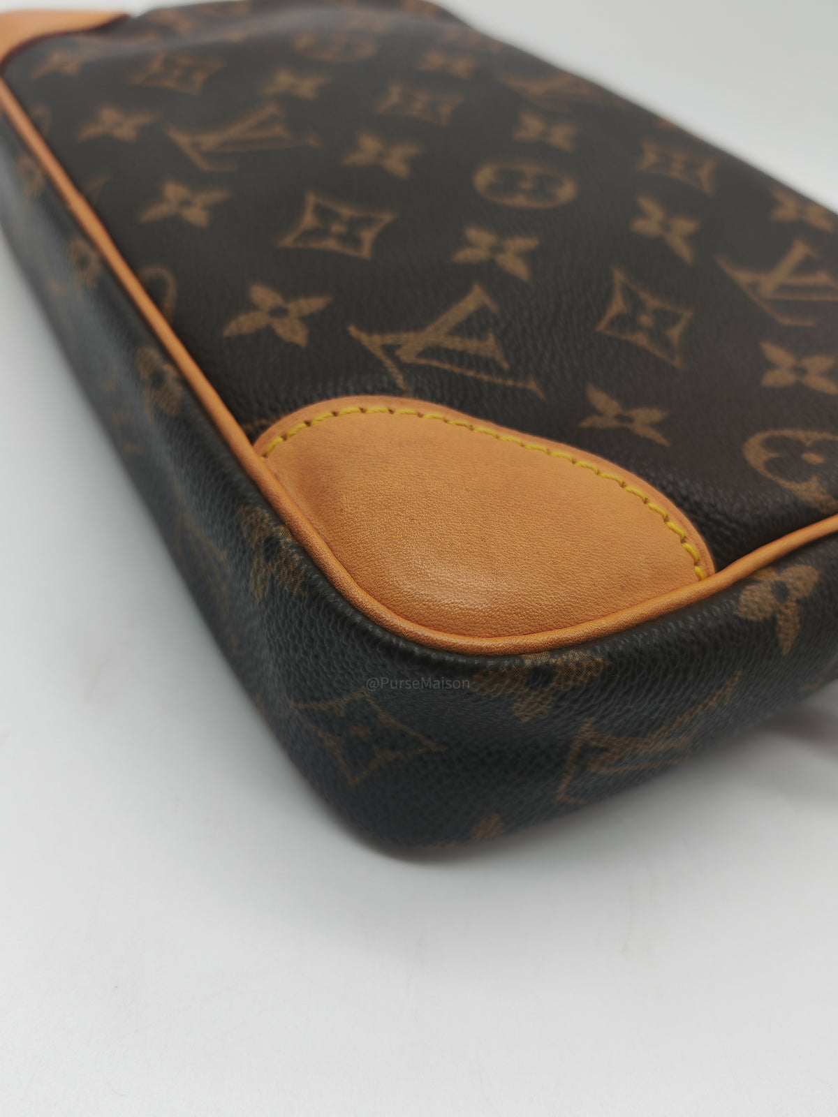Louis Vuitton Marly Dragonne Clutch Bag in Monogram Canvas and Gold Hardware (Datecode: SL1003)