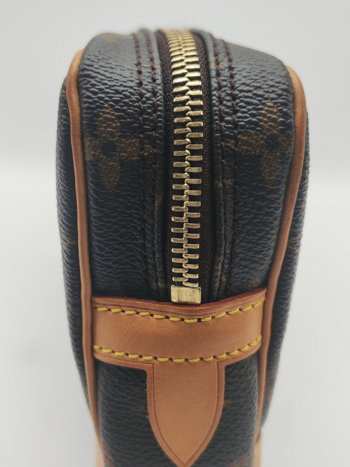 Louis Vuitton Marly Dragonne Clutch Bag in Monogram Canvas and Gold Hardware (Datecode: SL1003)