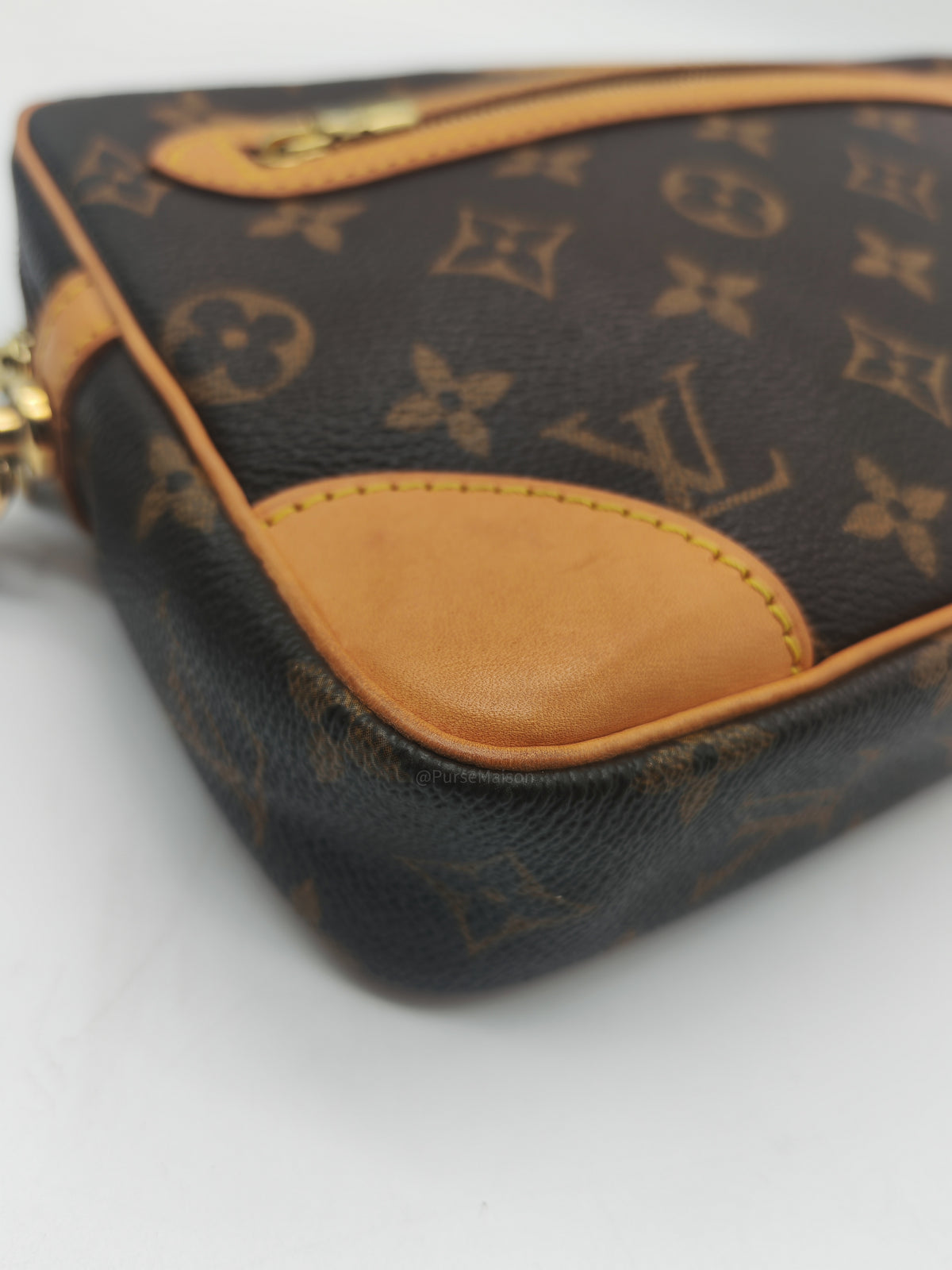 Louis Vuitton Marly Dragonne Clutch Bag in Monogram Canvas and Gold Hardware (Datecode: SL1003)