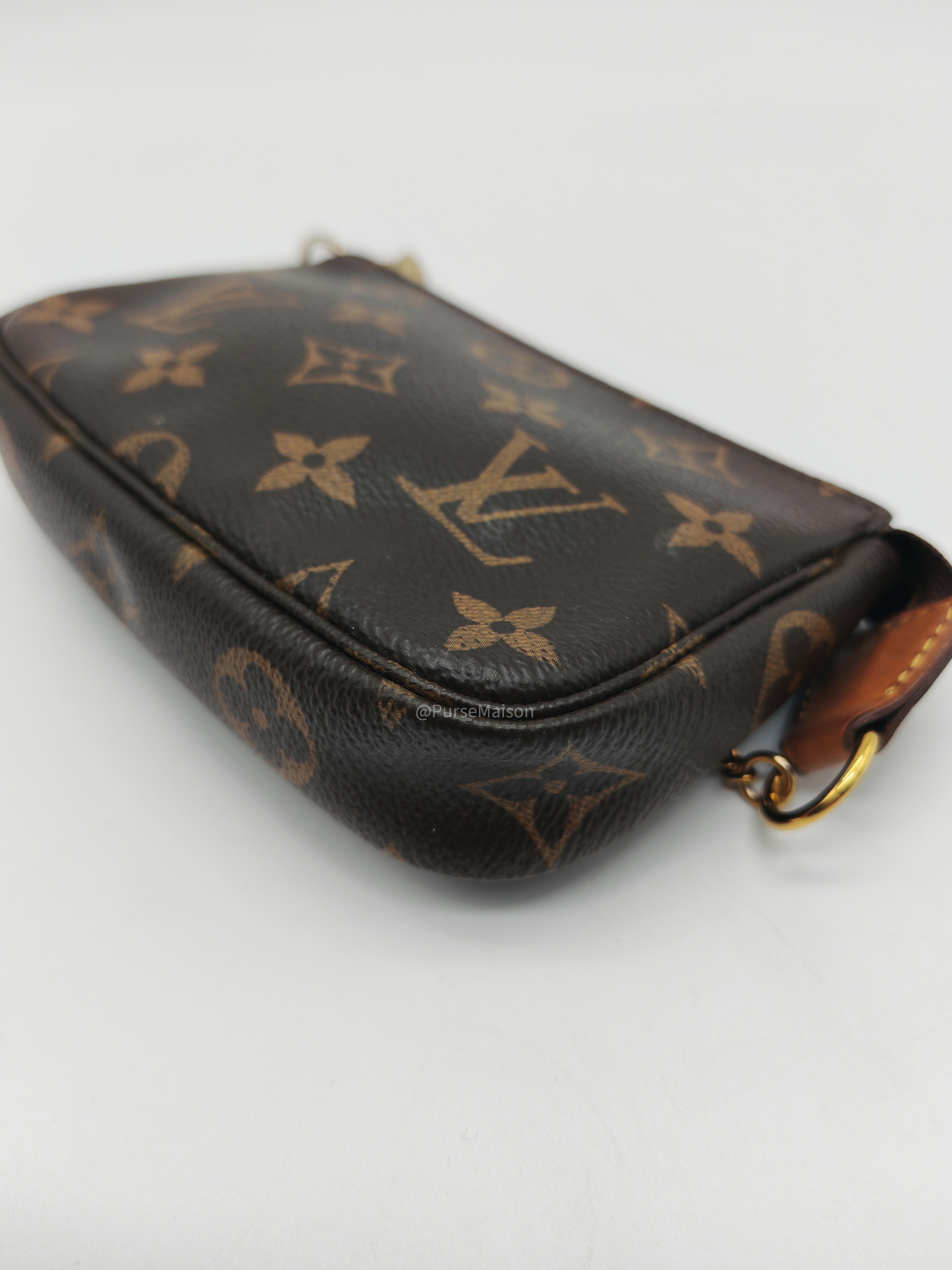 Louis Vuitton Mini Pochette Accessories in Monogram Canvas (Datecode: SF4290)
