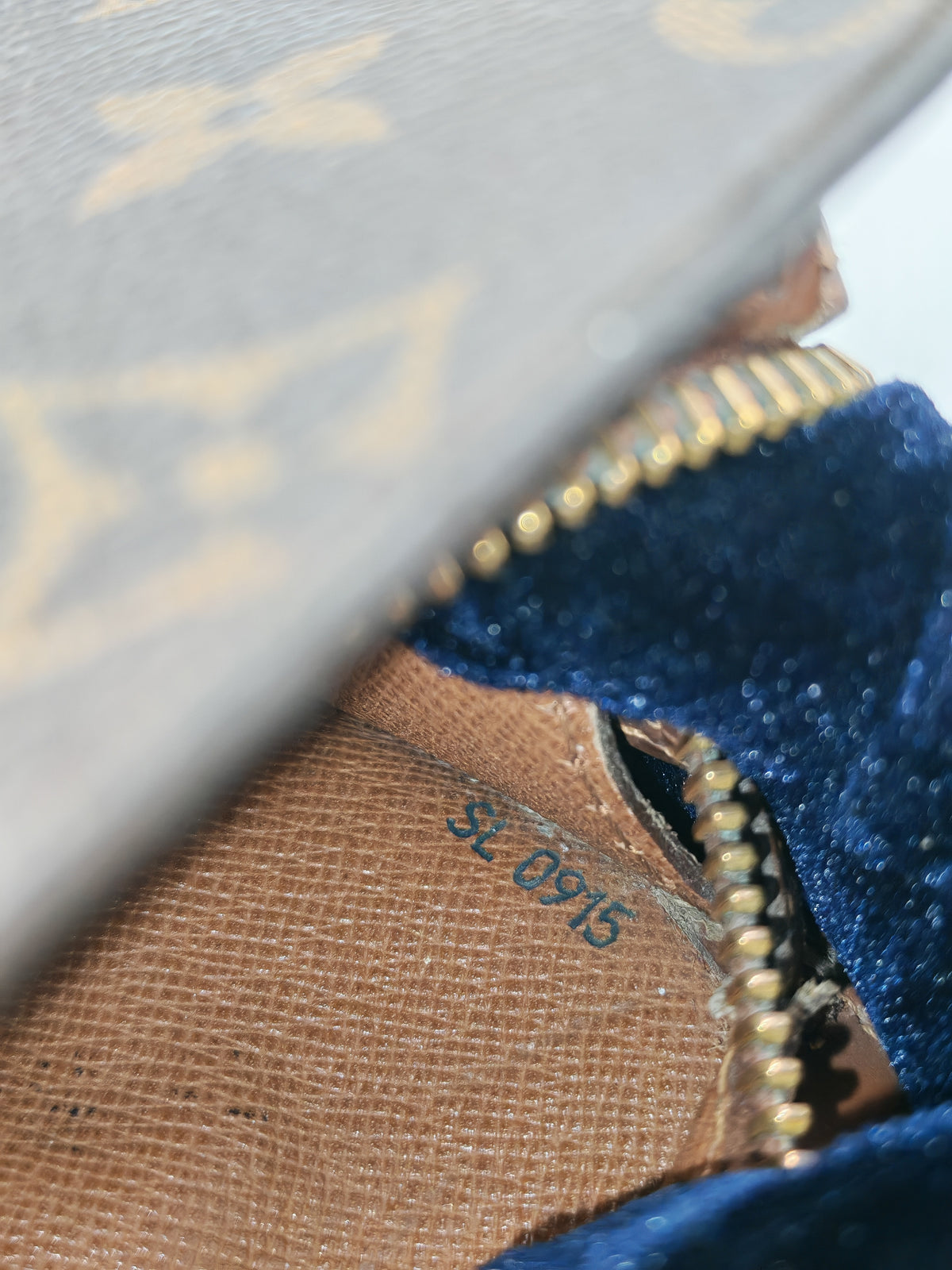 Louis Vuitton Pochette Homme Clutch in Monogram Canvas (Datecode: SL0915)
