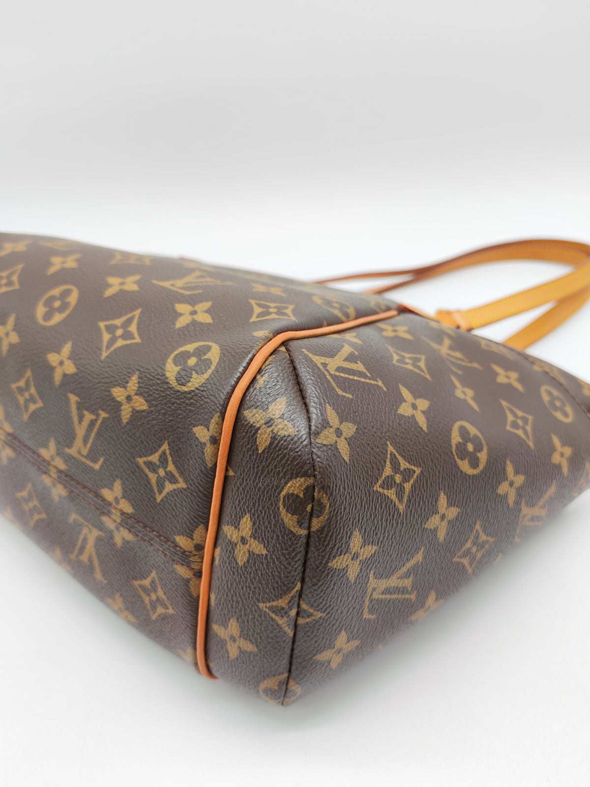 Louis Vuitton Totally PM Shoulder Bag in Monogram Canvas and Gold Hardware (Datecode: DU3175)