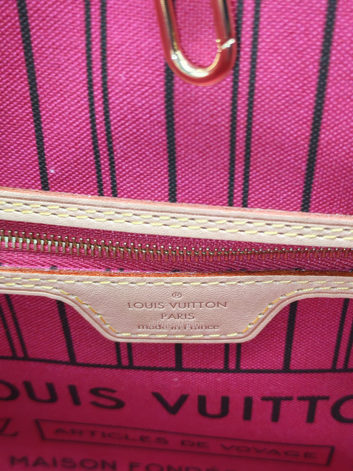 Louis Vuitton Neverfull PM in Monogram Canvas and Gold Hardware Microchip