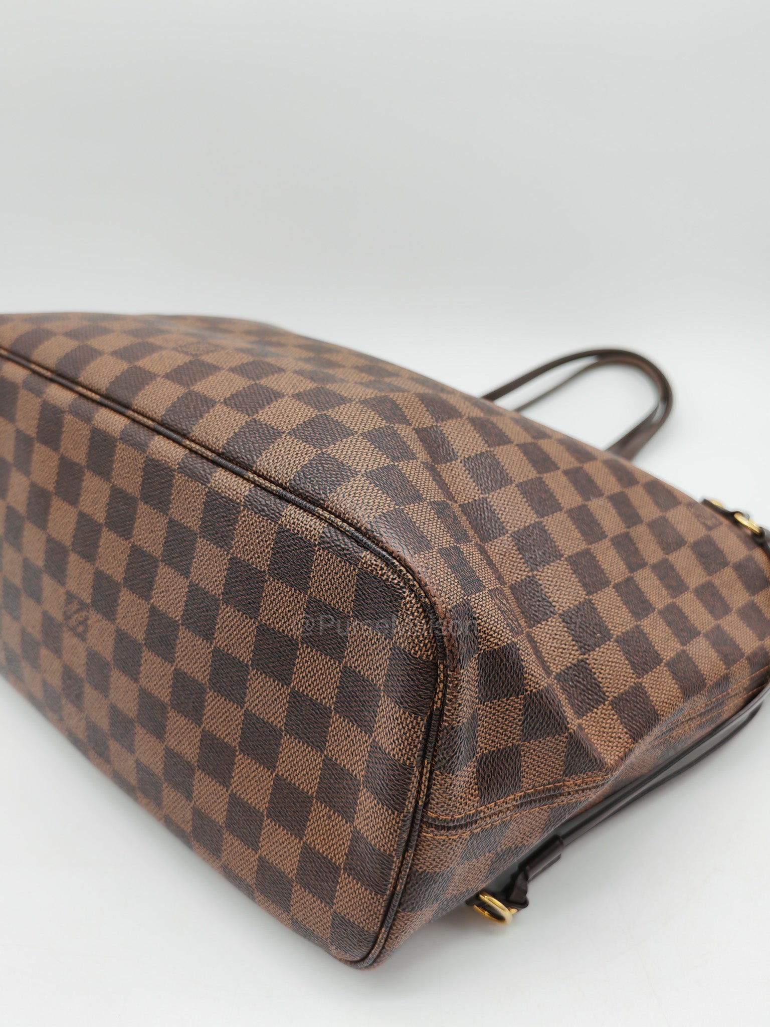 Louis Vuitton Neverfull MM in Damier Ebene Canvas (Date Code: AR4185)