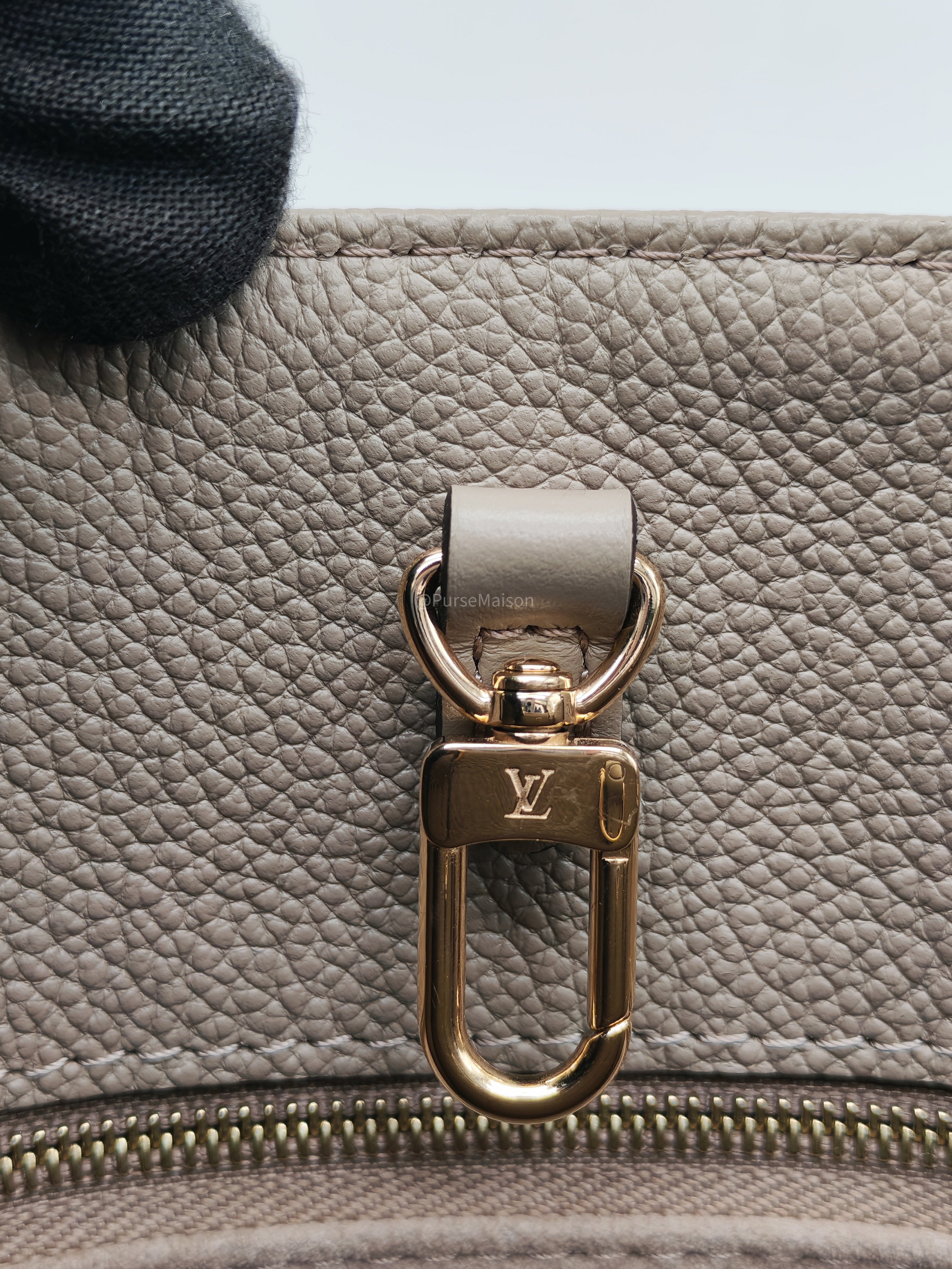 Louis Vuitton OnTheGo Tote Bag MM in Tourtorelle Monogram Empreinte Leather(Microchip)