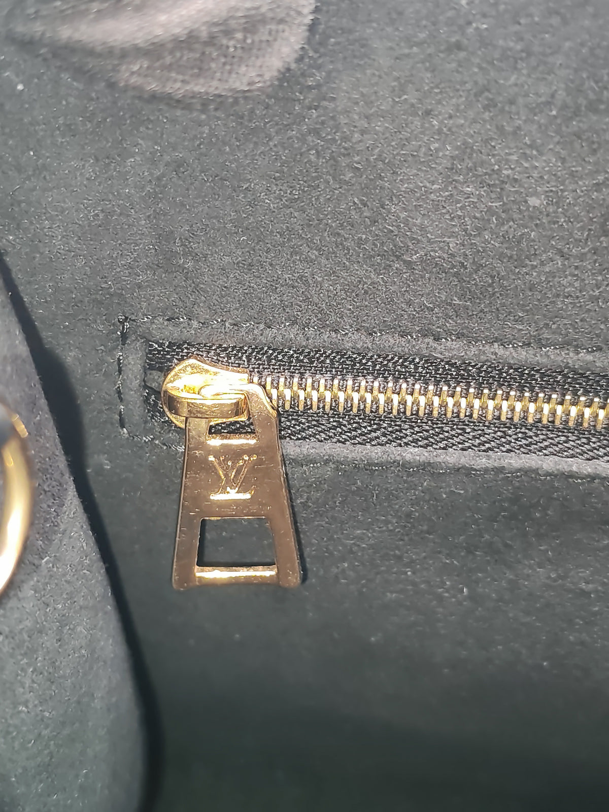 Louis Vuitton OntheGo MM In Black Monogram Empreinte Leather and Gold Hardware Microchip