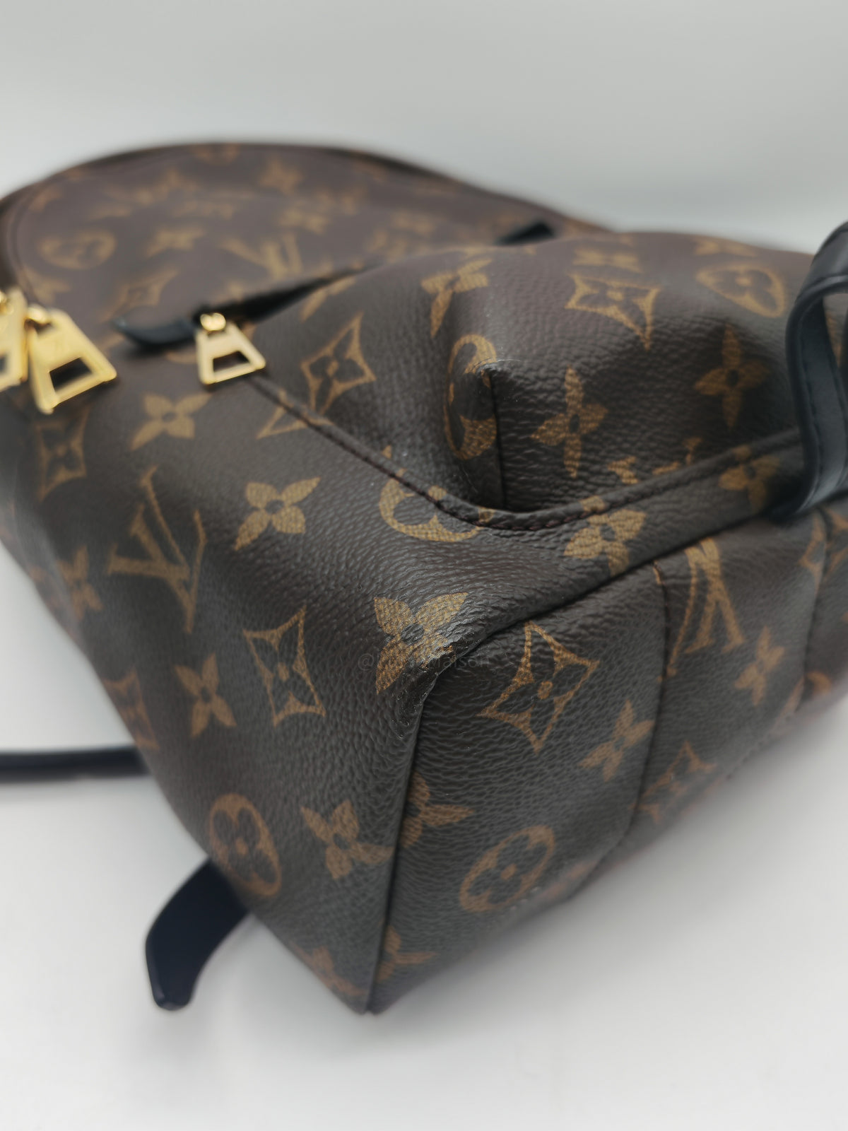 Louis Vuitton Palm Spring Backpack PM in Monogram Canvas and Gold Hardware (Datecode: FL0119)
