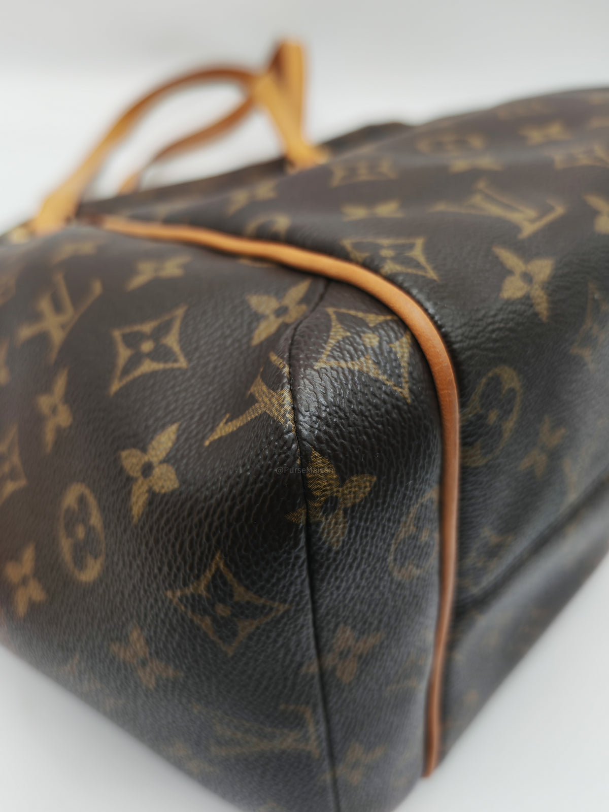 Louis Vuitton Totally MM Shoulder Bag in Monogram Canvas and Gold Hardware (Datecode: FL1180) | Purse Maison Luxury Bags Shop