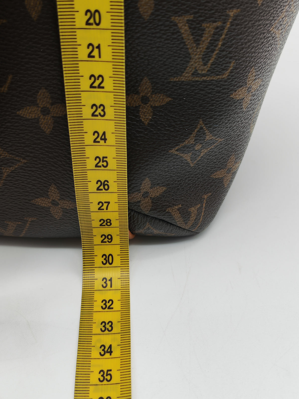 Louis Vuitton Totally MM Shoulder Bag in Monogram Canvas and Gold Hardware (Datecode: FL1180)