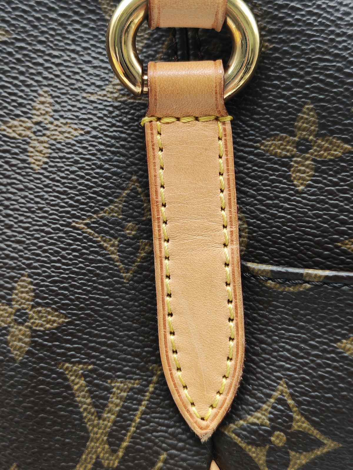 Louis Vuitton Totally MM Shoulder Bag in Monogram Canvas and Gold Hardware (Datecode: FL1180)