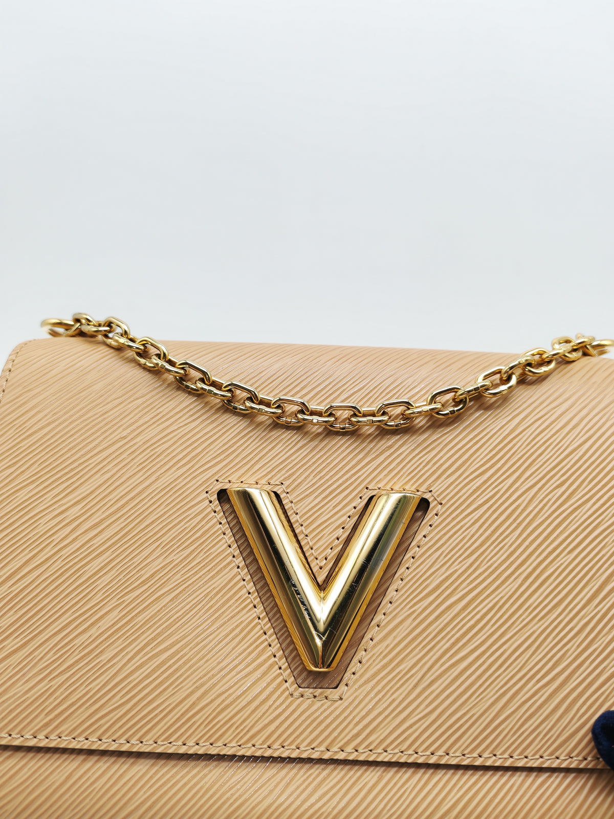 Louis Vuitton Twist MM in Camel Epi Leather and Gold Hardware (Datecode: SR4178)