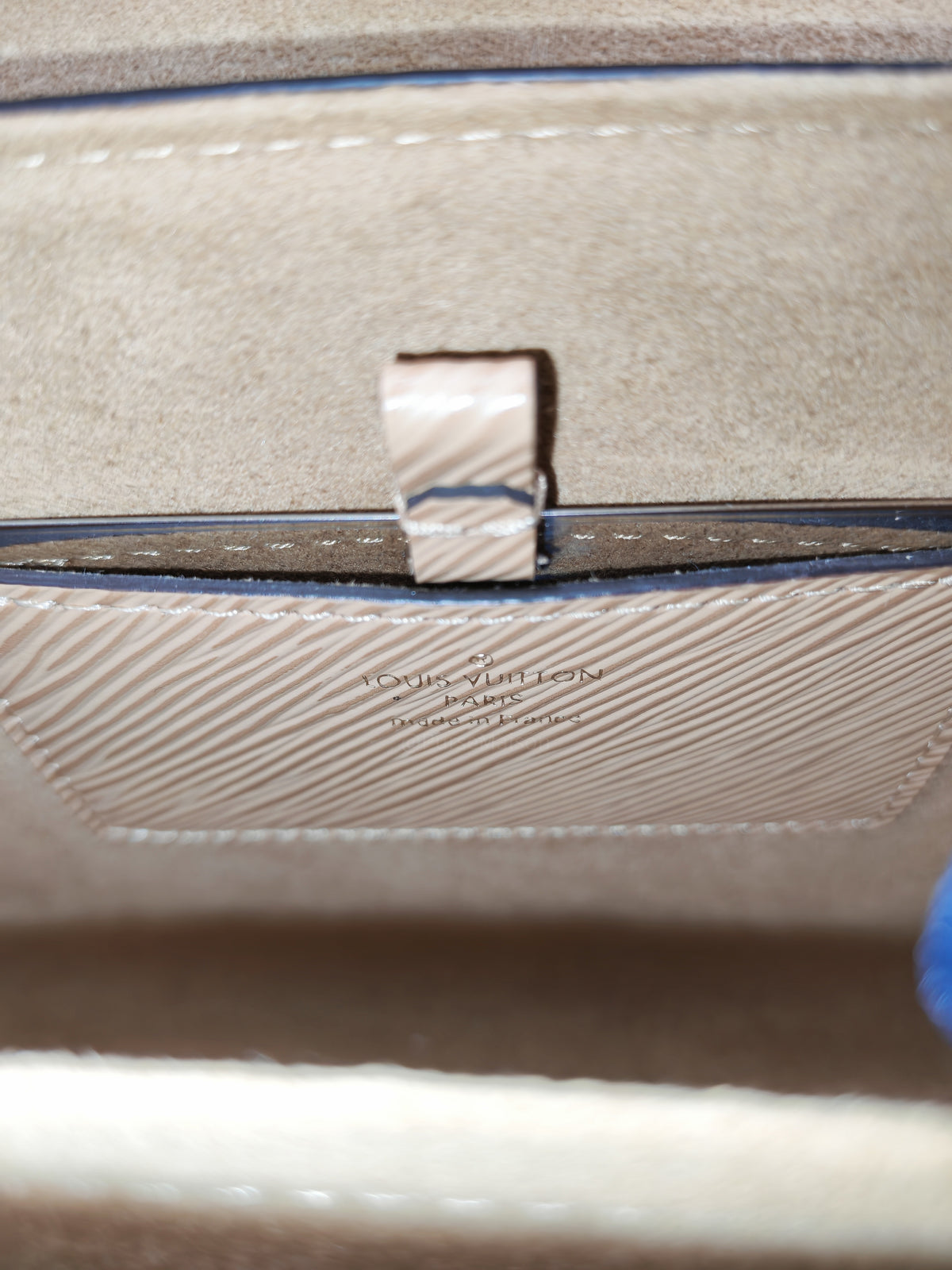 Louis Vuitton Twist MM in Camel Epi Leather and Gold Hardware (Datecode: SR4178)